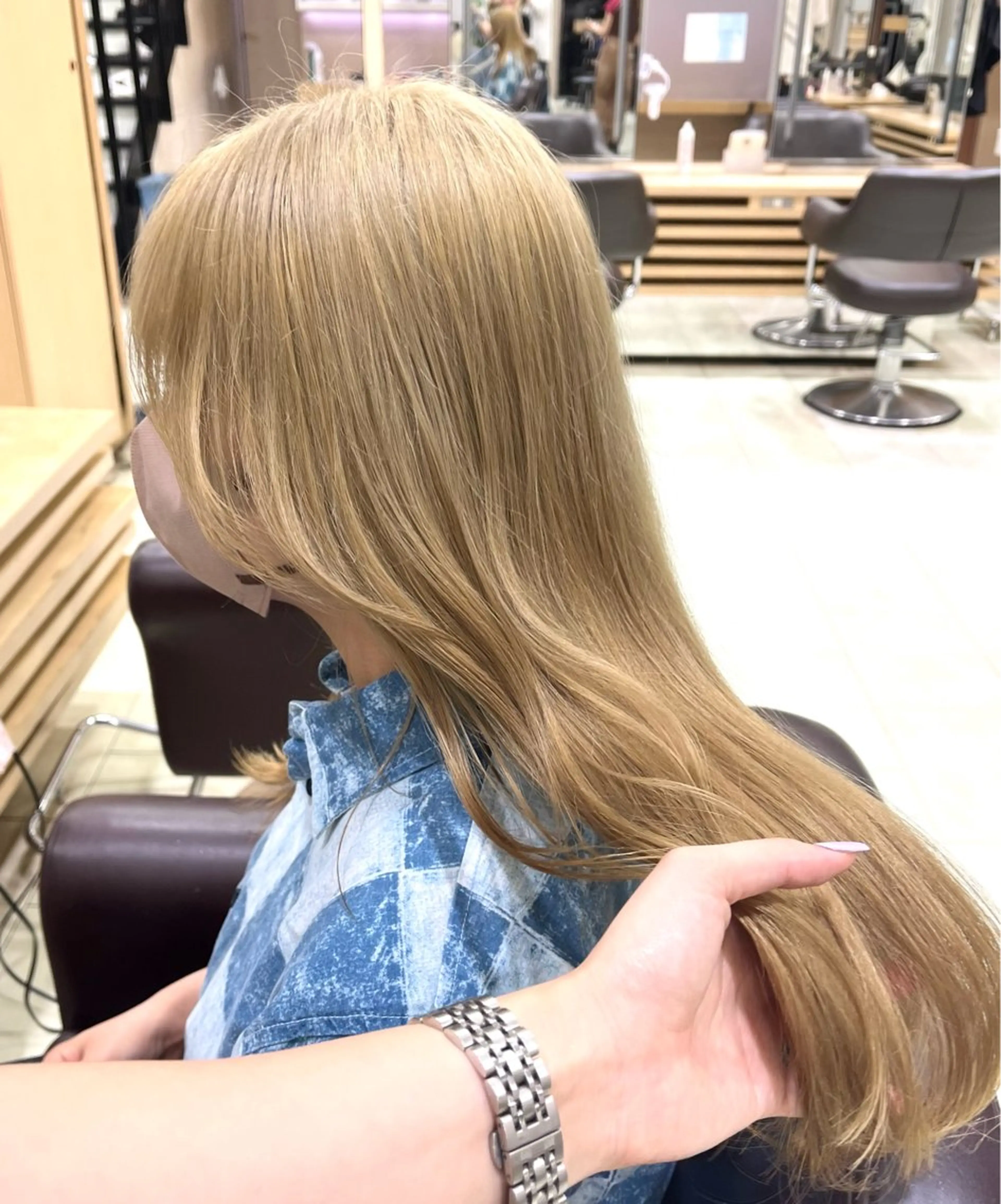 セミロング カラー ヘアカラー トリートメント 海外girl🤎 透明感ベージュmaoのヘアスタイル