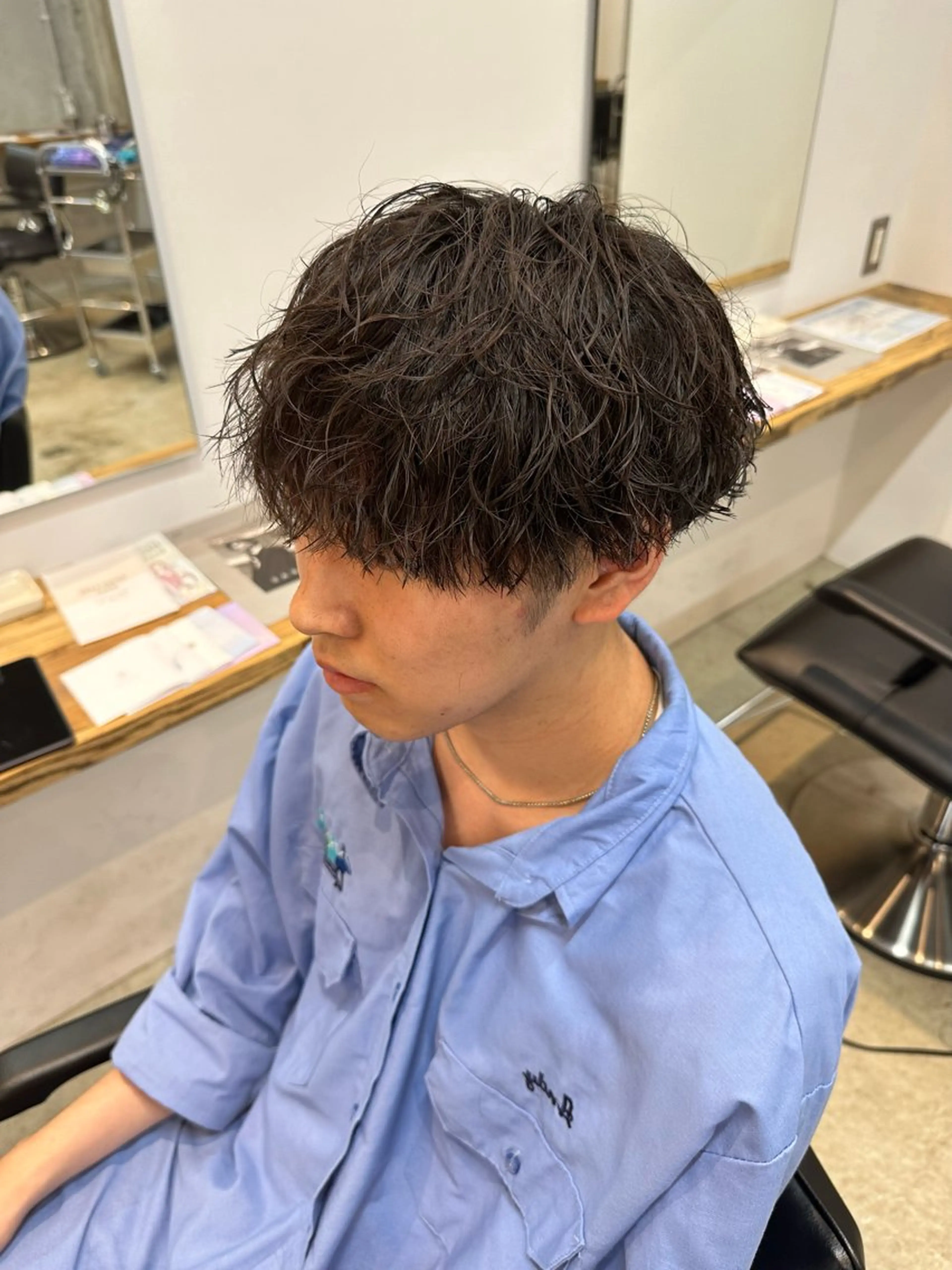 ショート パーマ メンズ 倉持 誠也　フェザーパーマのヘアスタイル