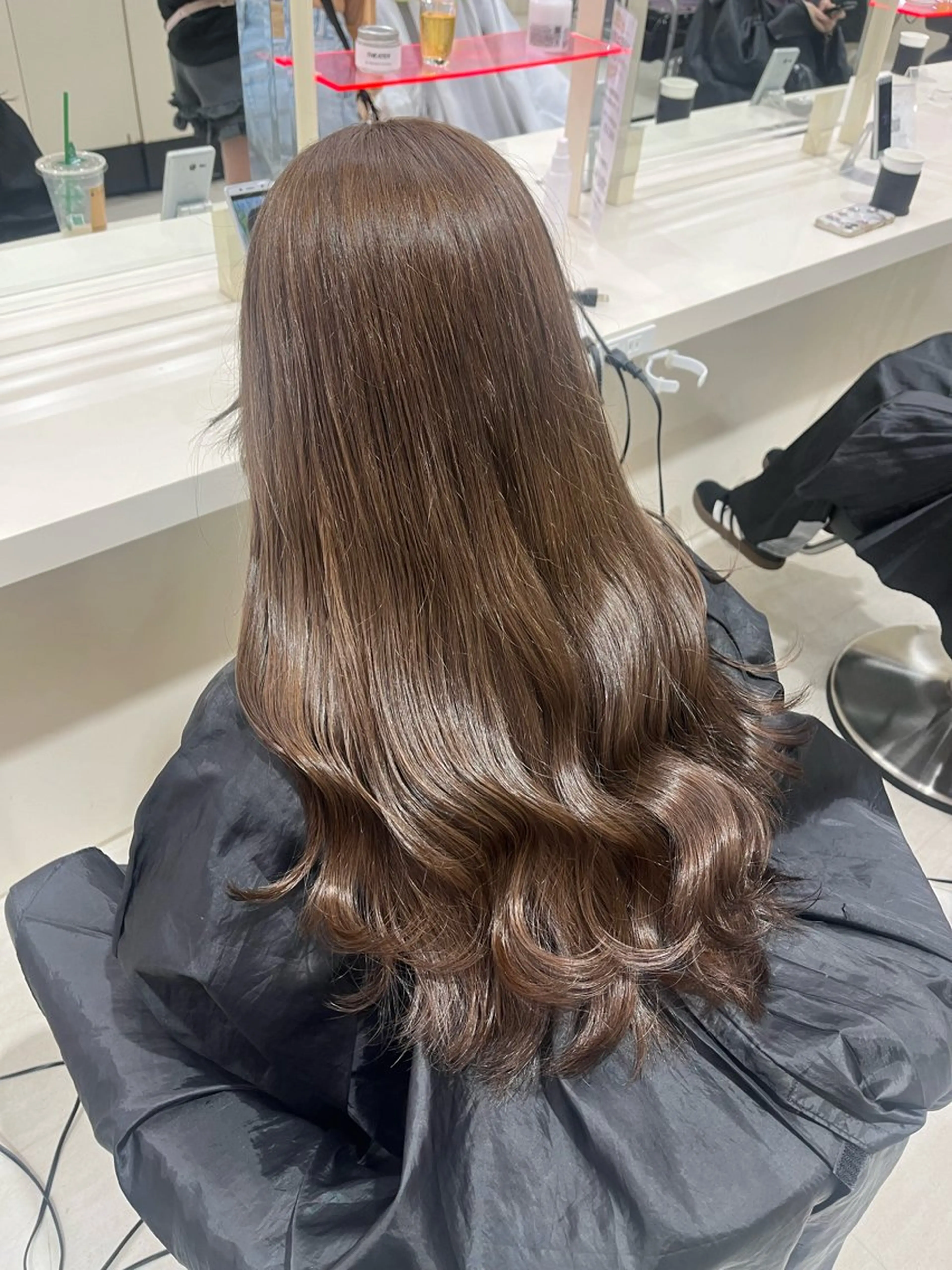 ロング カラー ブリーチ ダブルカラー グレージュ ミルクティーグレージュ ブリーチなしカラー 大人上品ベージュ 🎀HARUNAのヘアスタイル