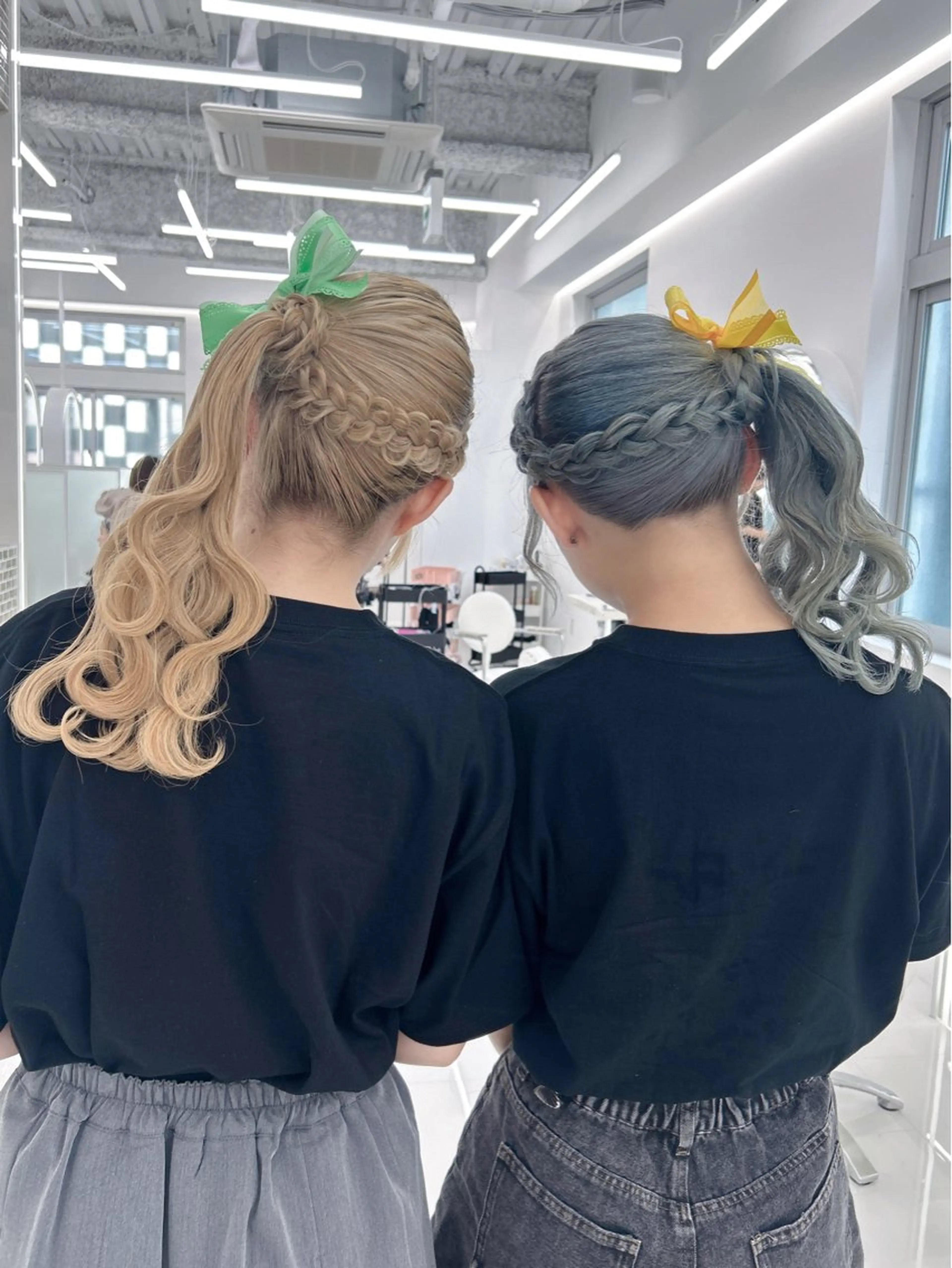 ロング ヘアアレンジ 前髪/顔周り/透明感 艶カラーとどさんのヘアスタイル