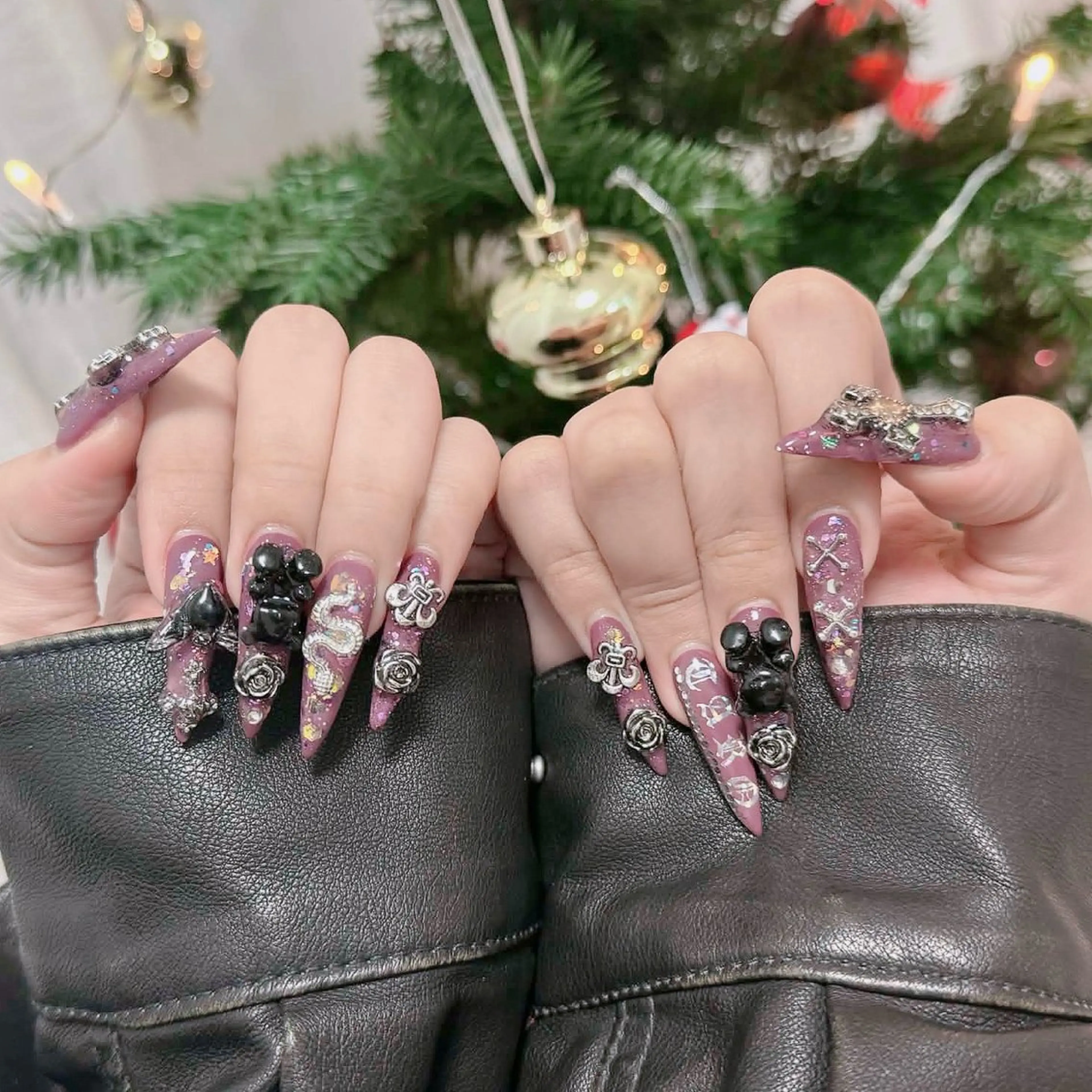 ネイル フレンチネイル ジェルネイル ガラスフレンチ ハロウィン ハート ハンドネイル H.baby Nail Salonのネイルデザイン