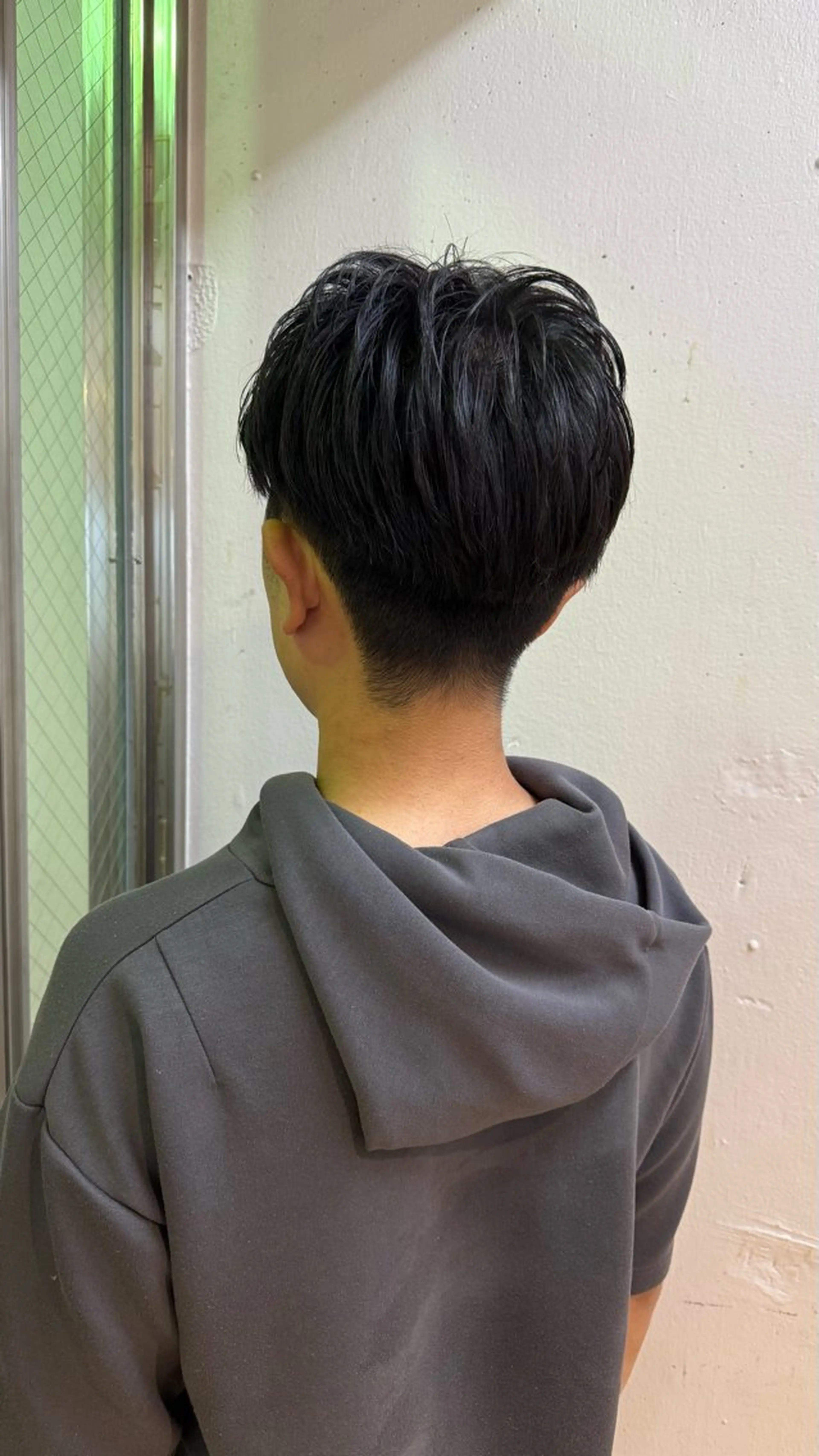 メンズ カット 艶カラー/ ストレート/くるみのヘアスタイル