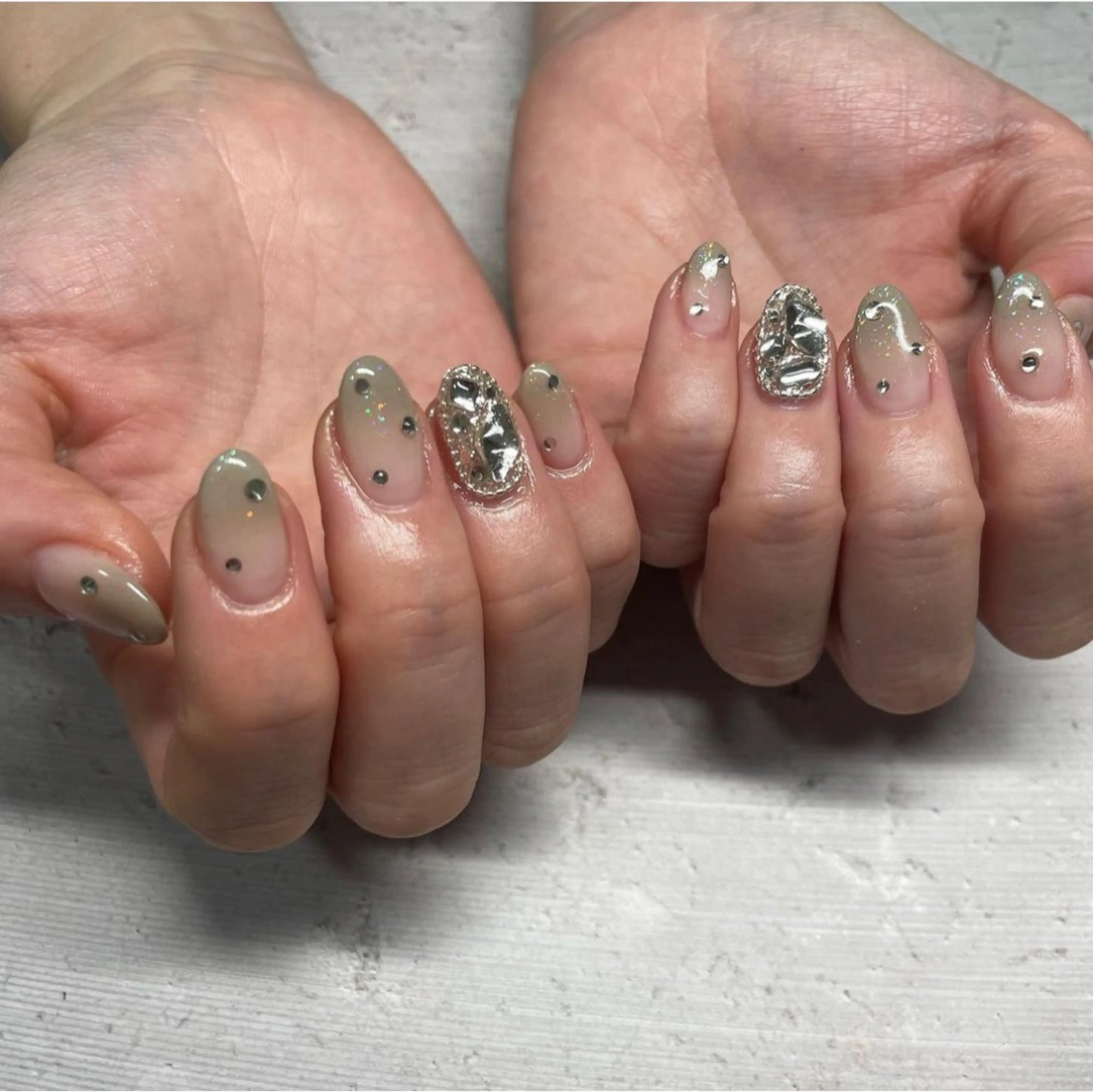 ネイル La vie est belle.所属・ラヴィエベル なつみのネイルデザイン