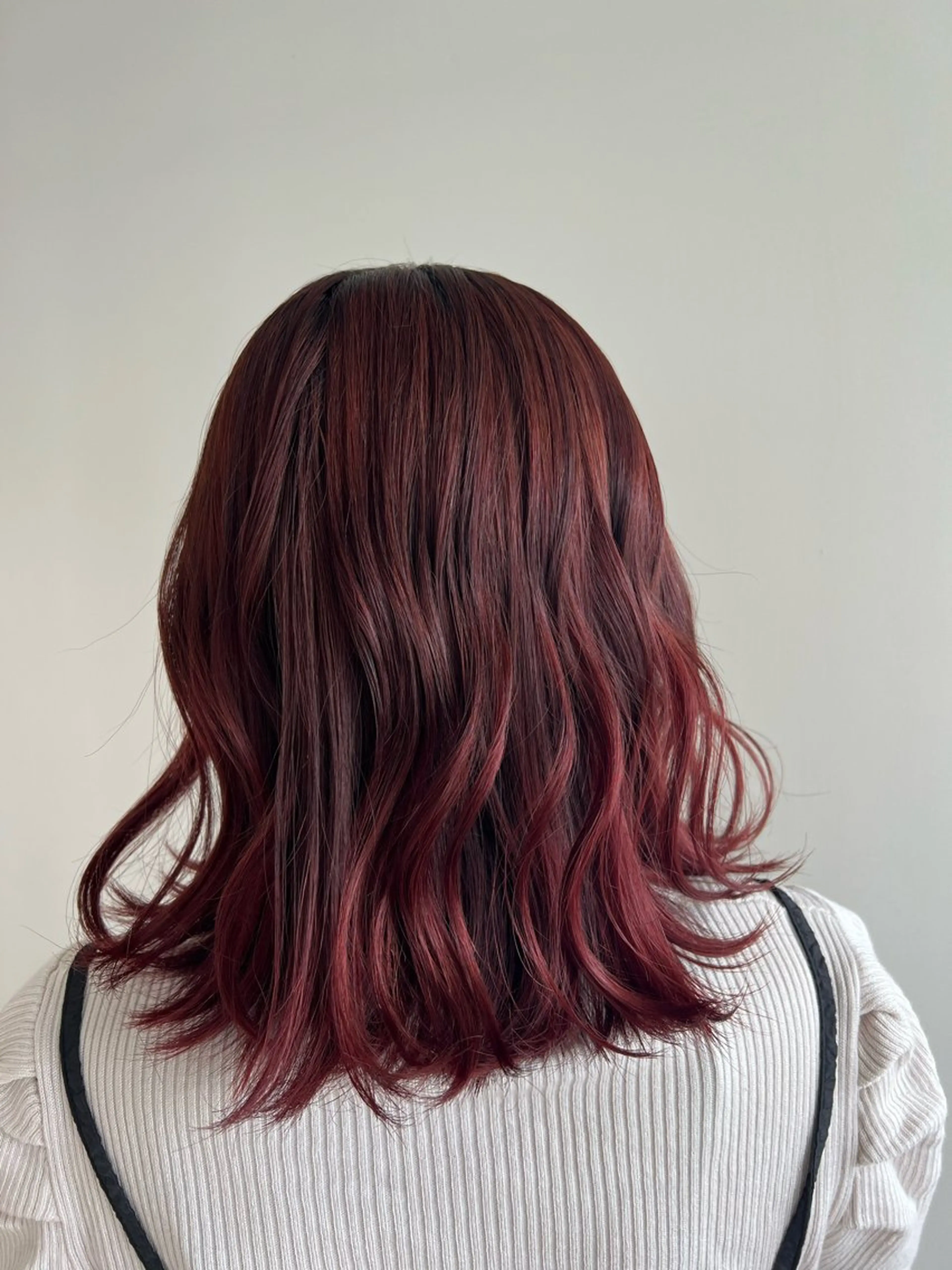 カラー レッドカラー ヘアカラー 瀬戸 杏珠のヘアスタイル