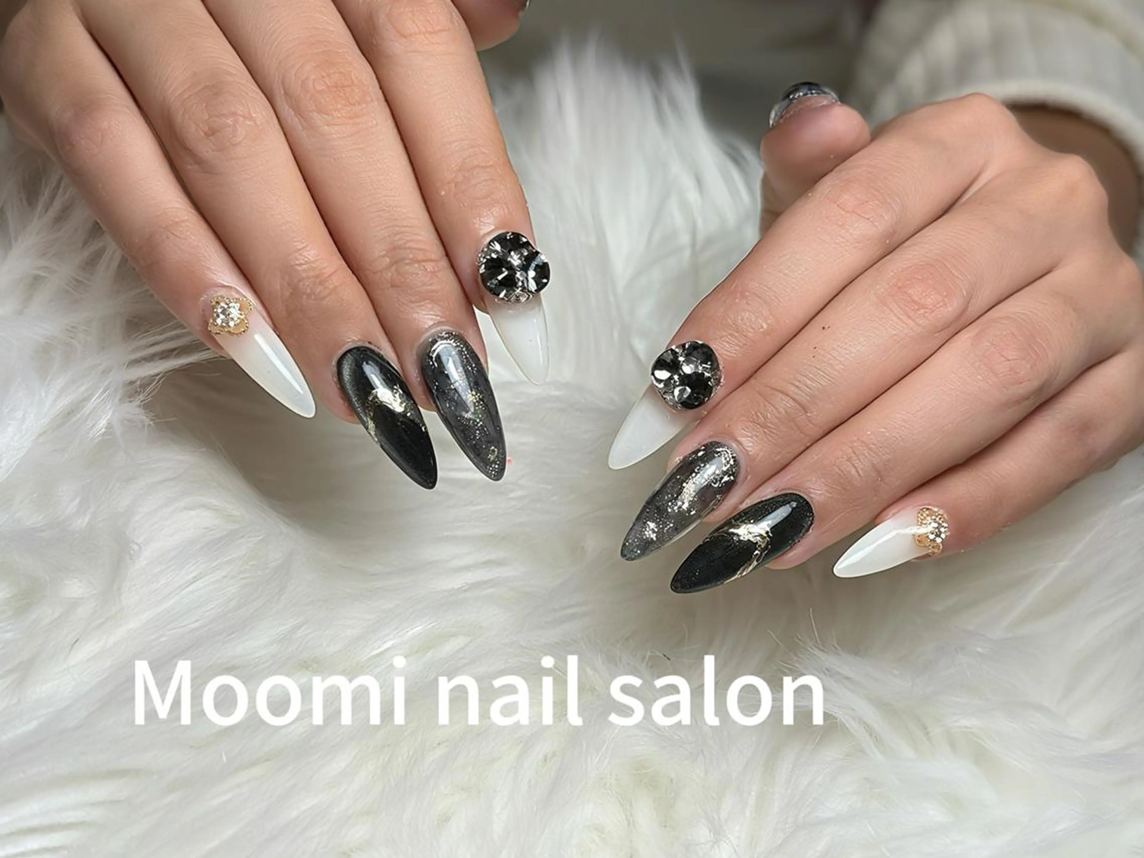 セミロング ハンドネイル Moomi nail salonのネイルデザイン
