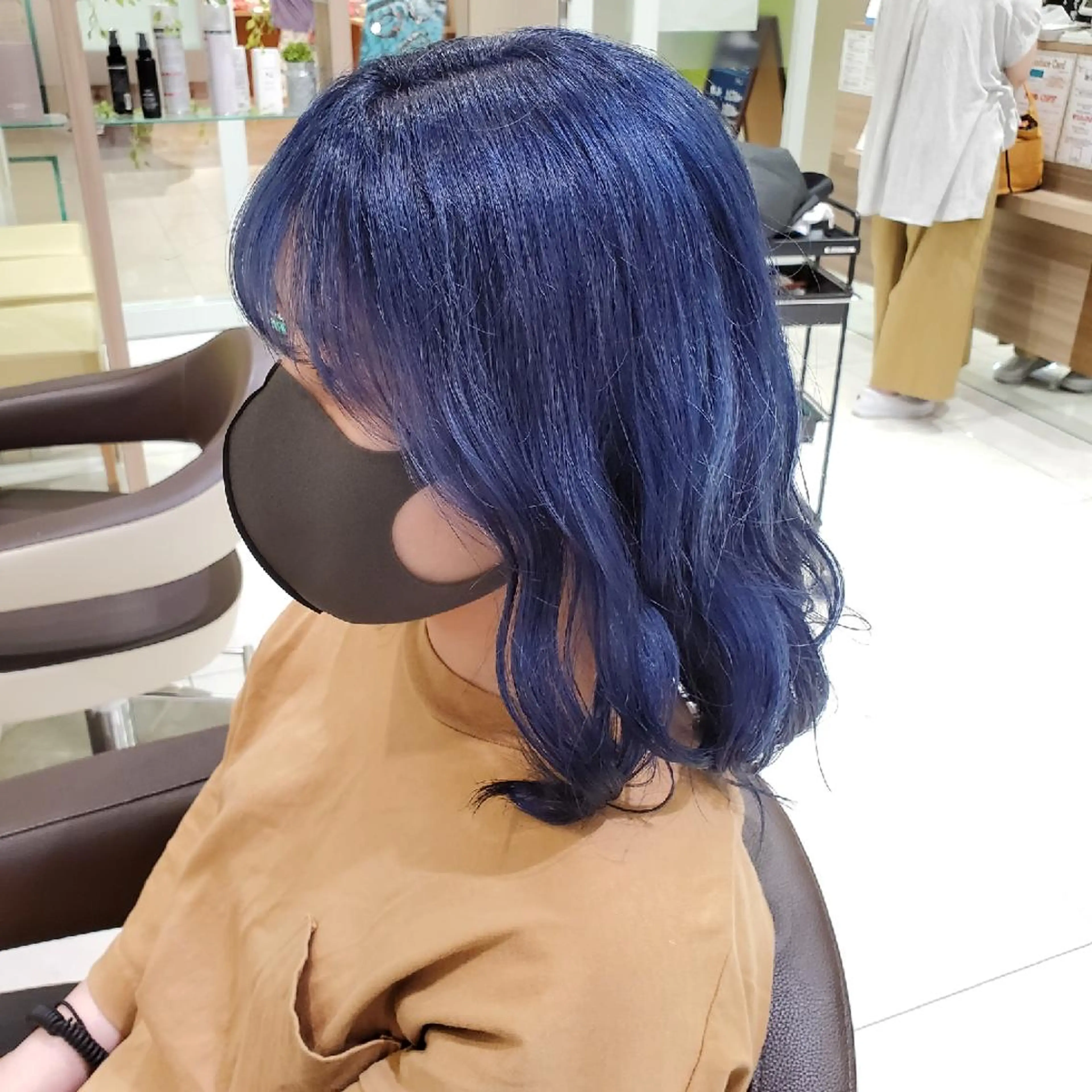 ミディアム カラー ブリーチ ブルーカラー イルミナカラー 中村 和貴のヘアスタイル
