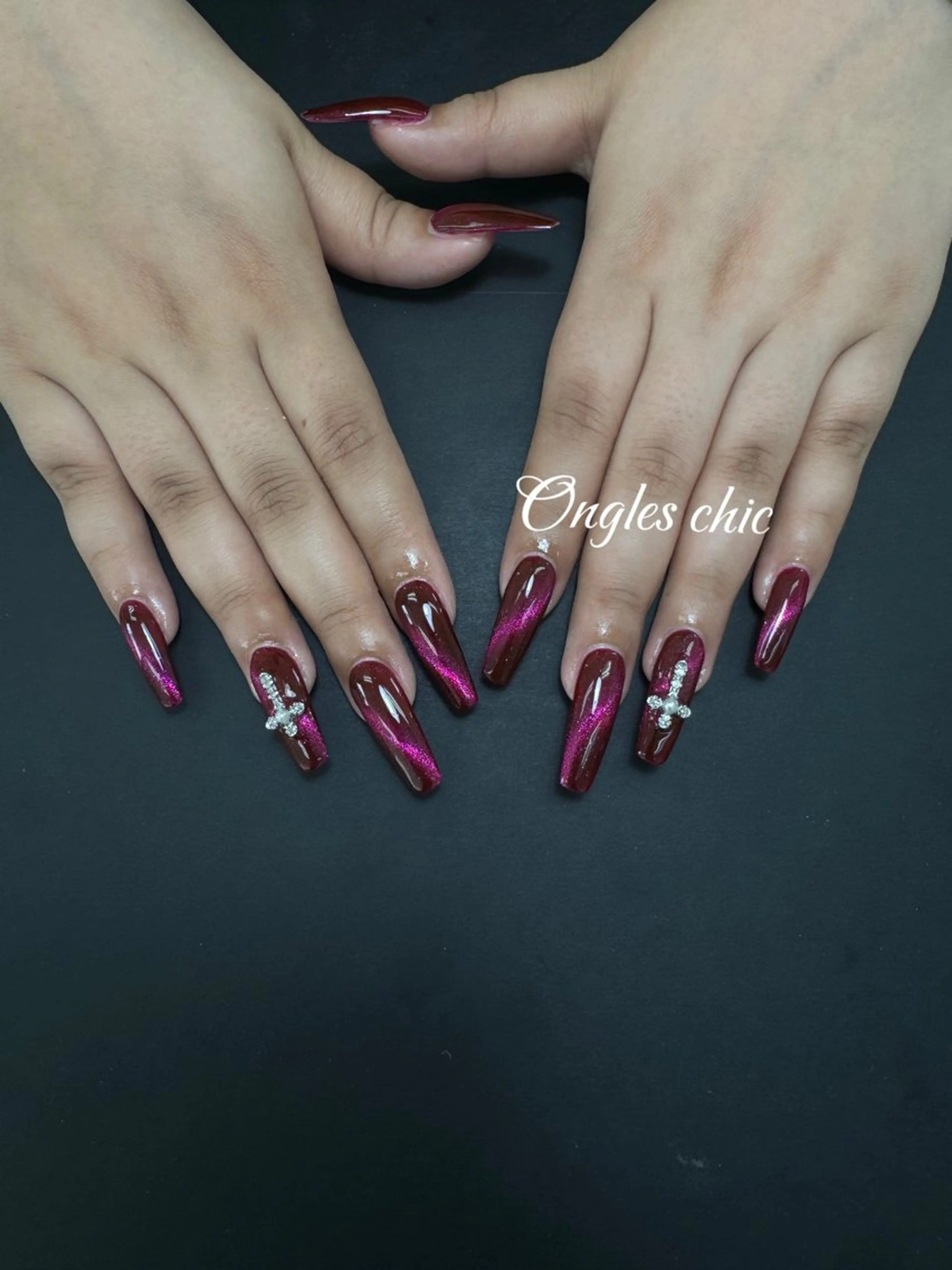 ネイル ハンドネイル ハンドケア ongles chicのネイルデザイン