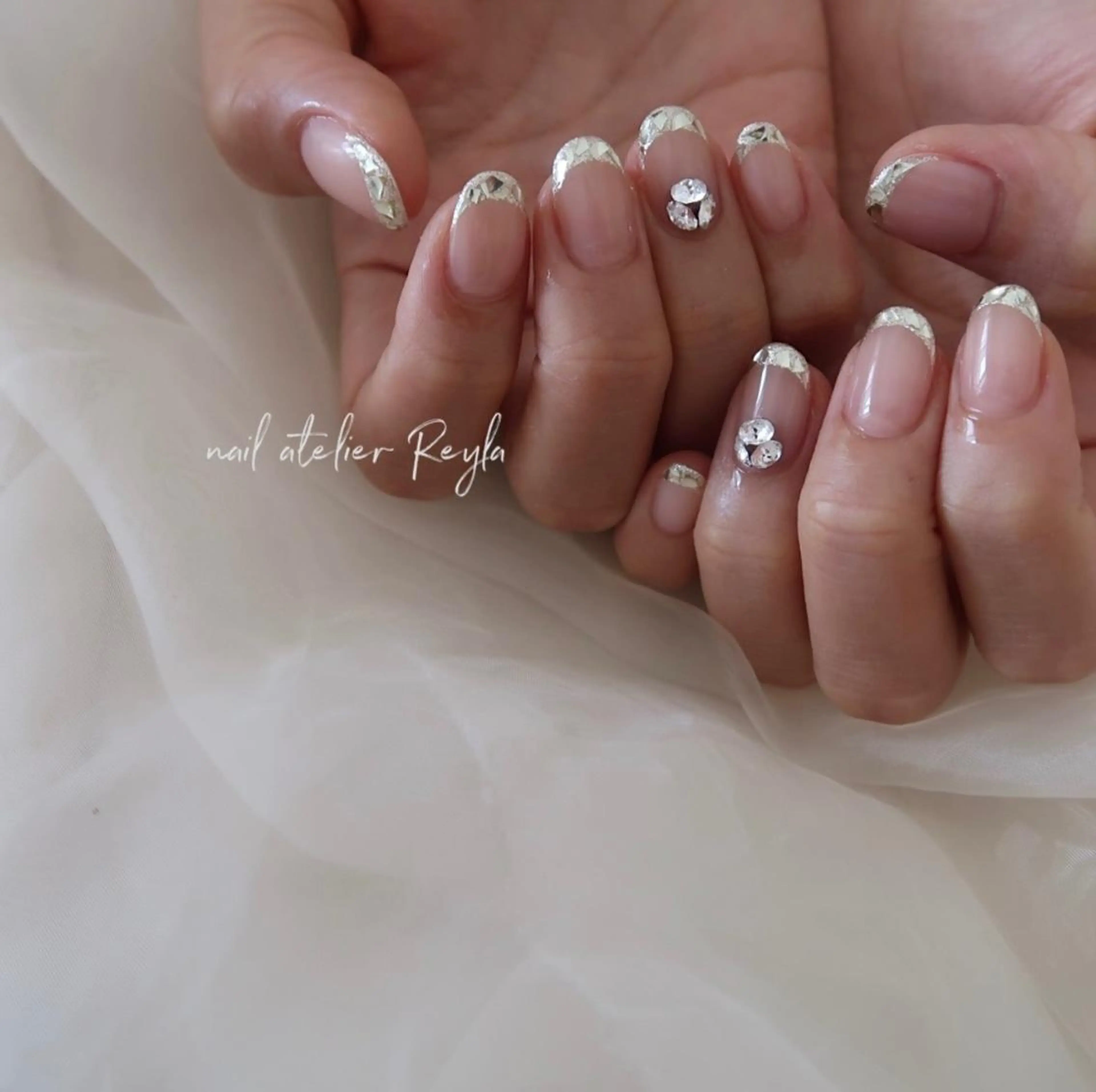 ネイル フレンチネイル ガラスフレンチ ハンドネイル atelier Reylaのネイルデザイン