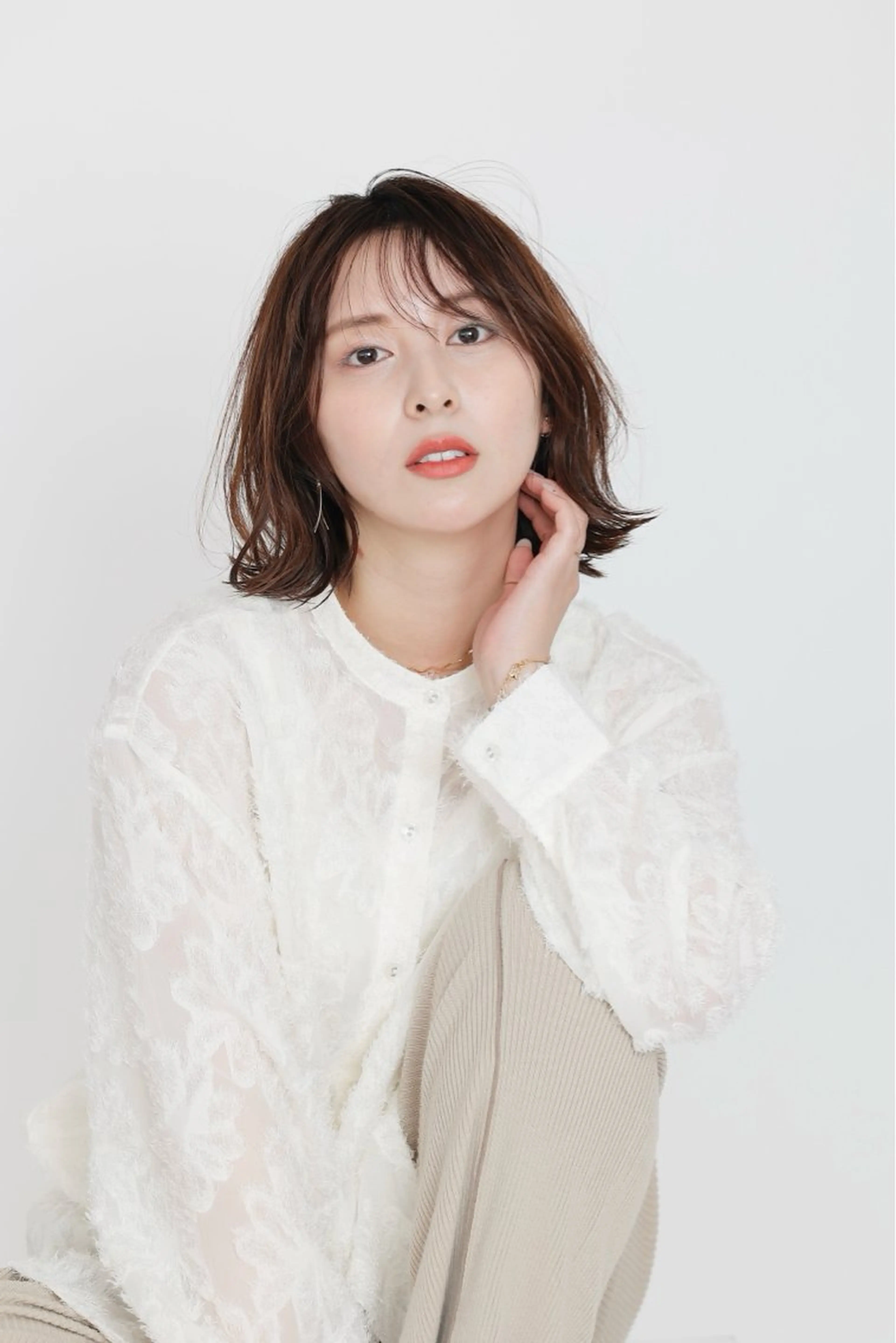 ミディアム カット ヘアカラー トリートメント hoNua. 栄/透明感カラーのヘアスタイル