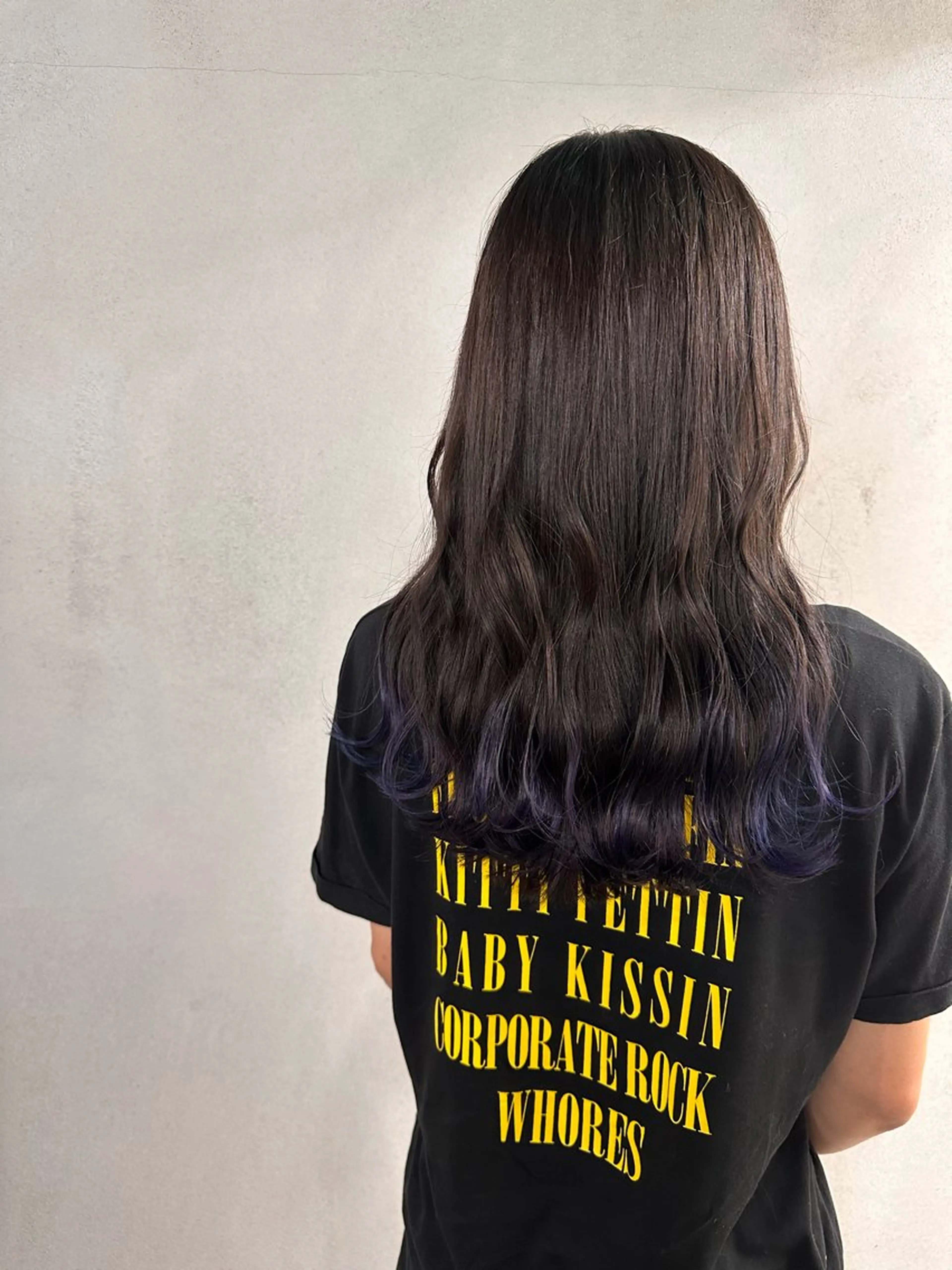 セミロング カラー パーマ ヘアアレンジ メンズ キッズ パープルカラー #tag 稗田綾加のヘアスタイル