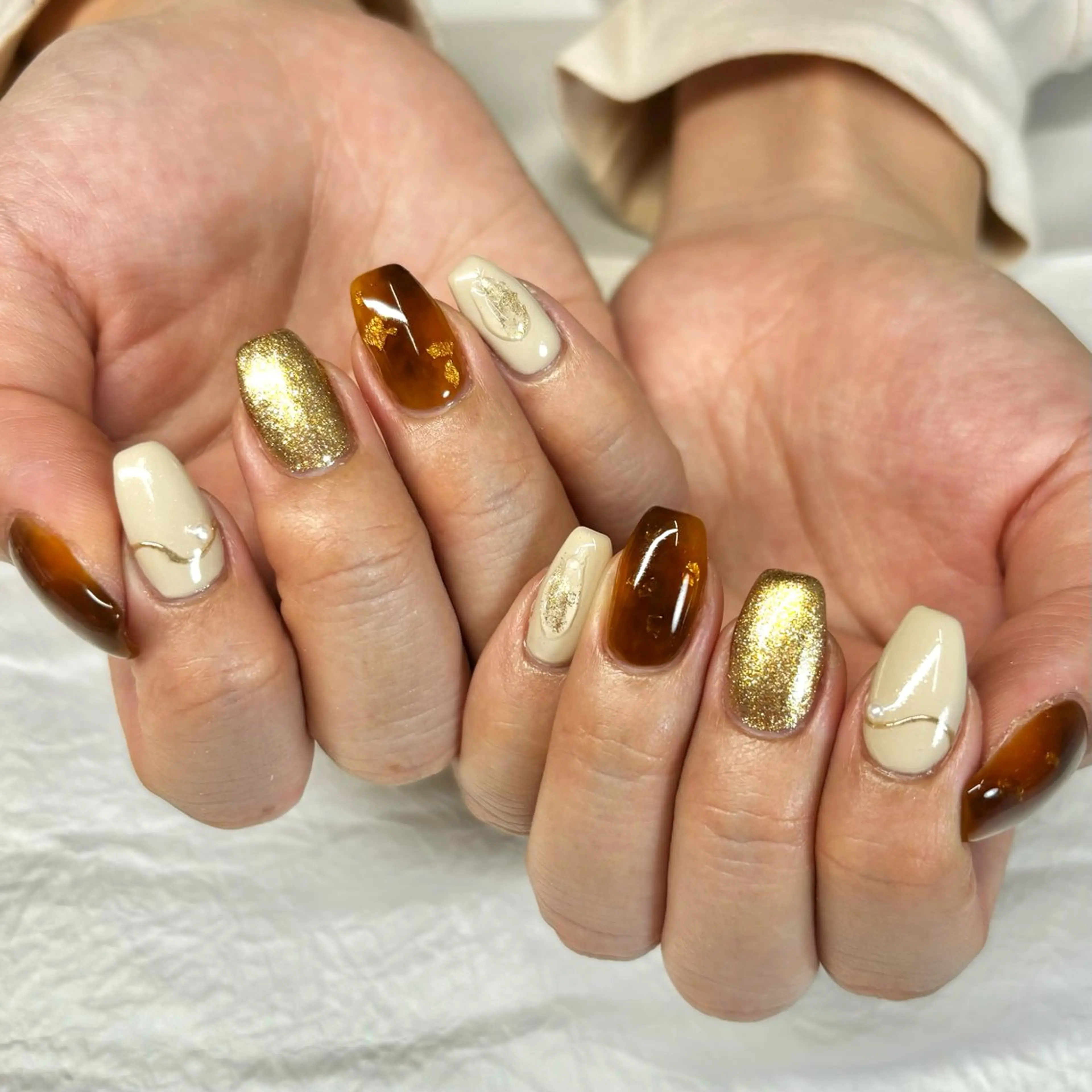 ネイル べっ甲ネイル ラヴィアンローズ所属・S. kurumiのネイルデザイン