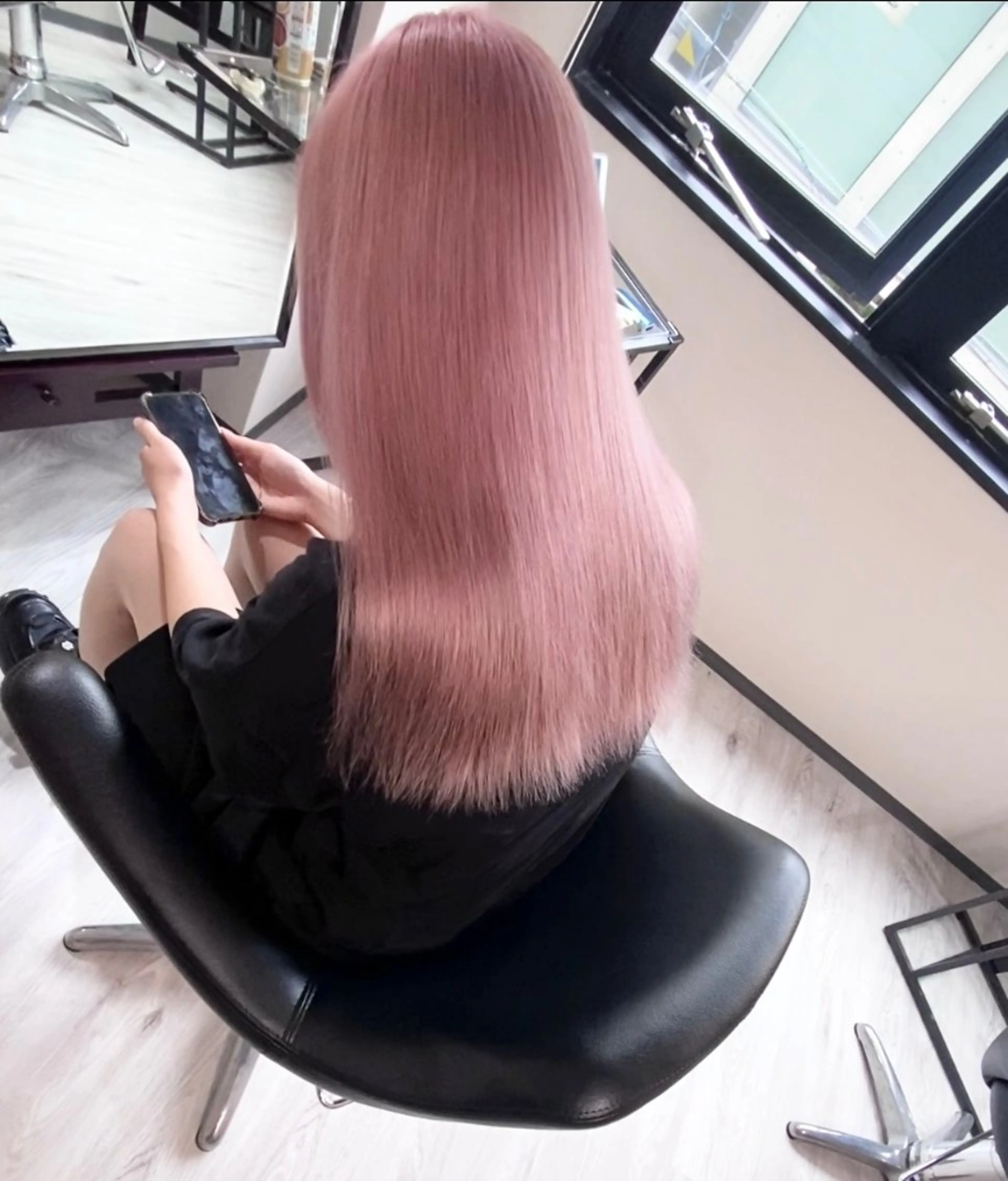 ロング カラー Still所属・タニ ユウのヘアスタイル