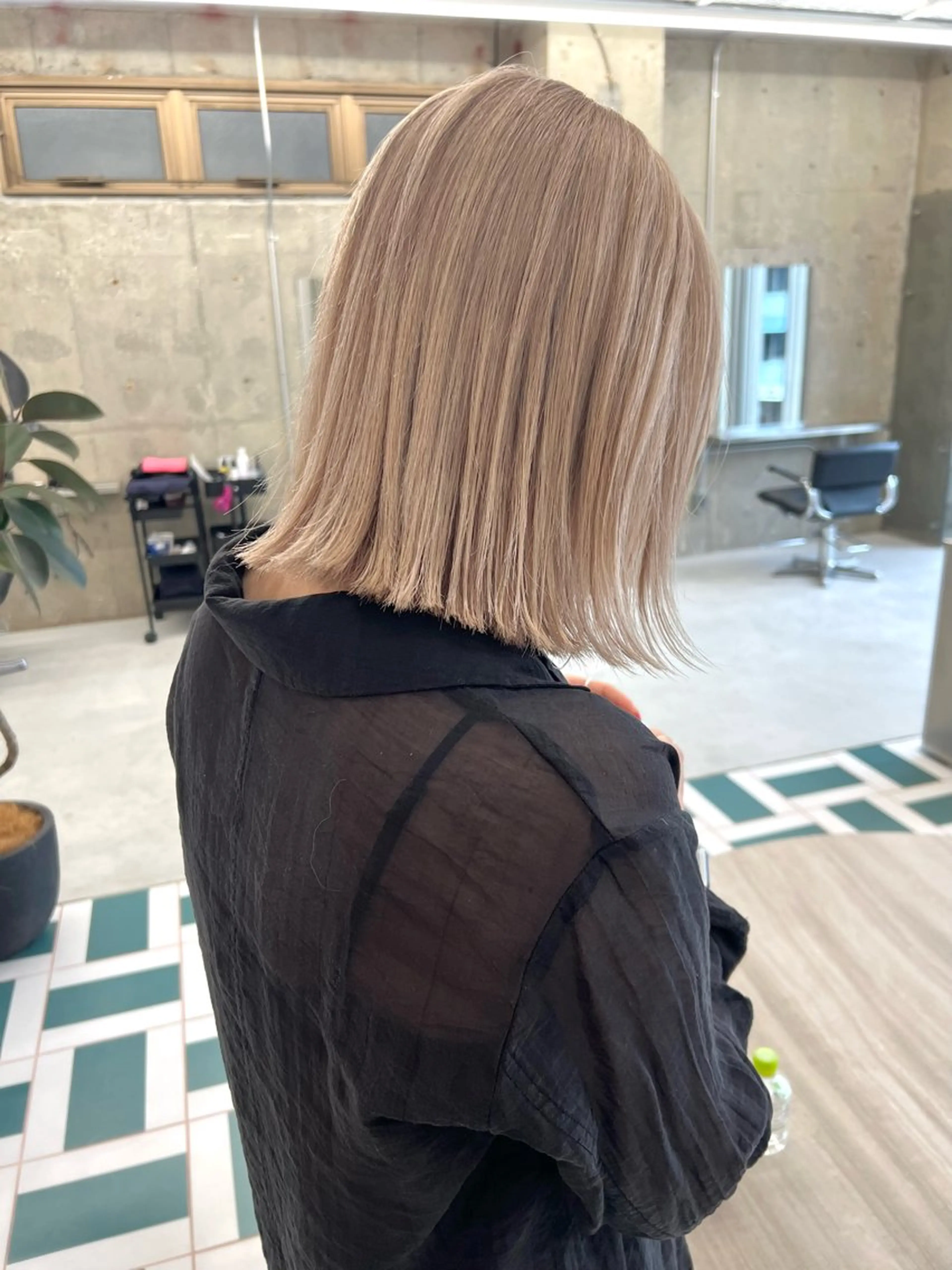 ミディアム ヘアカラー ボブ/ハイトーン YUIのヘアスタイル