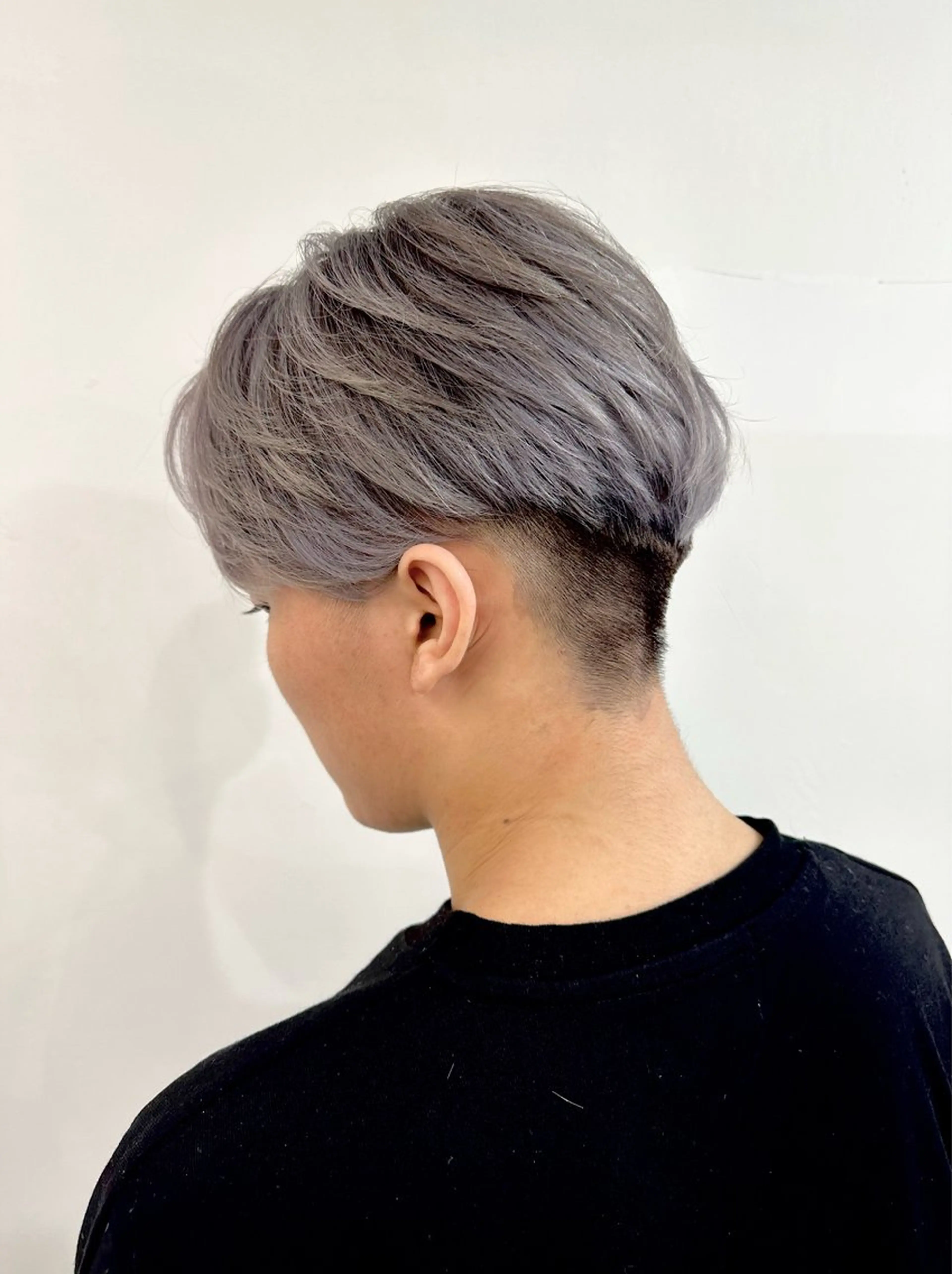 ショート カラー ヘアアレンジ メンズ メンズバレイヤージュ バレイヤージュ シルバー ホワイトシルバー レイヤーカット SALOWIN京都河原町Suite店所属・外国人風レイヤー/ ハイトーンSHUのヘアスタイル