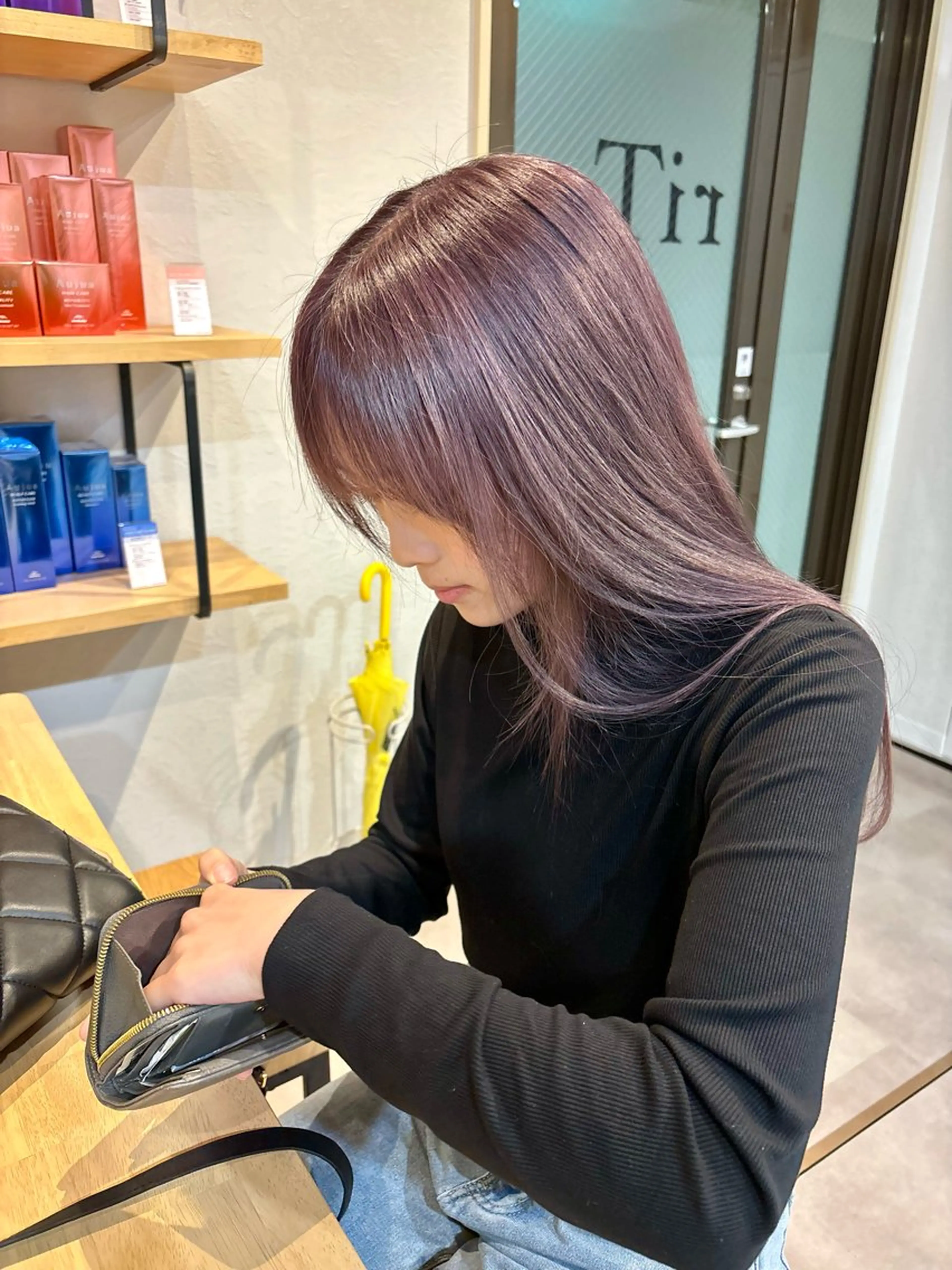 セミロング 韓国/透明感 Veluaのヘアスタイル