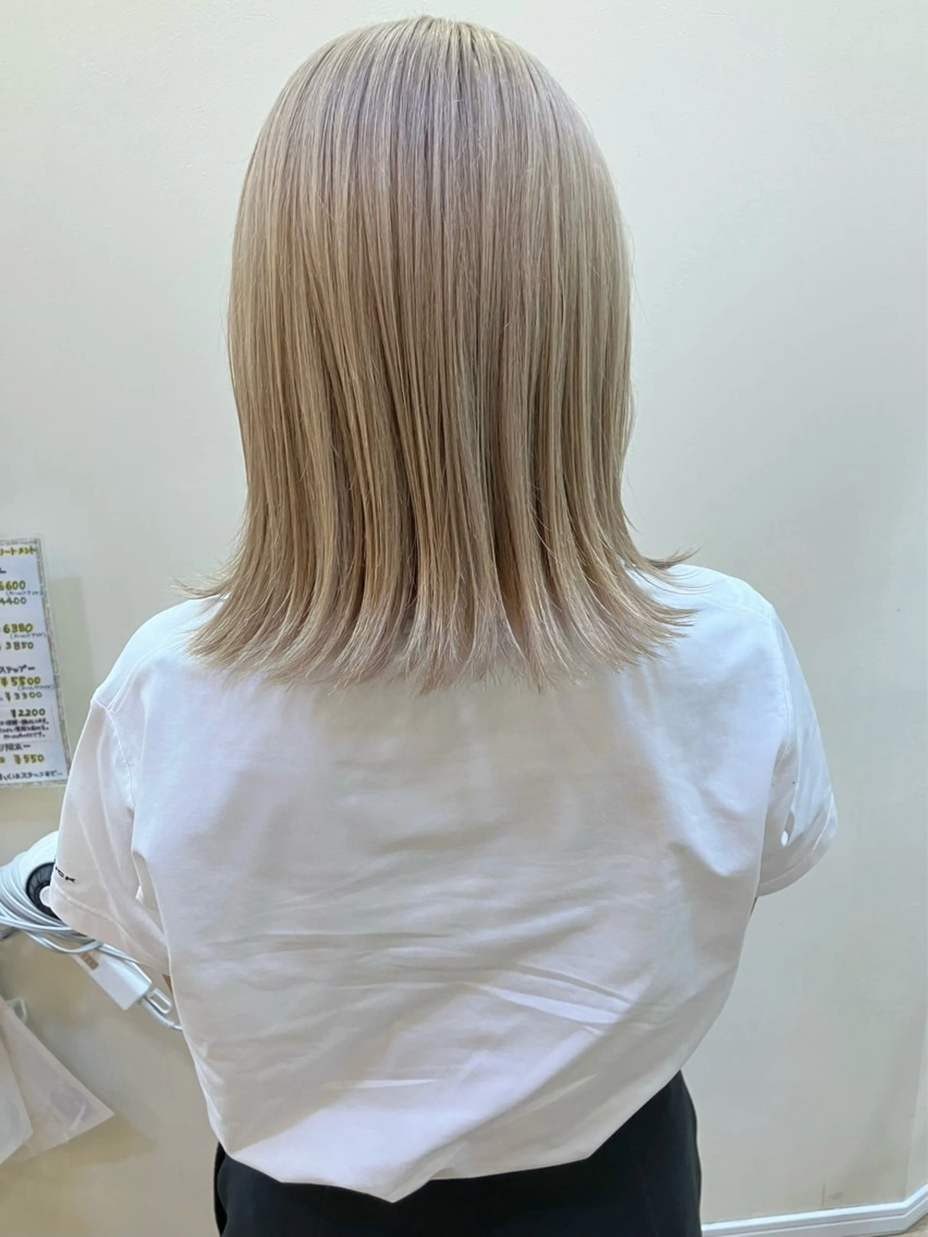 カラー ベージュカラー ブリーチ ミルクティーベージュ 【ブリーチ特化】金 慶彦のヘアスタイル