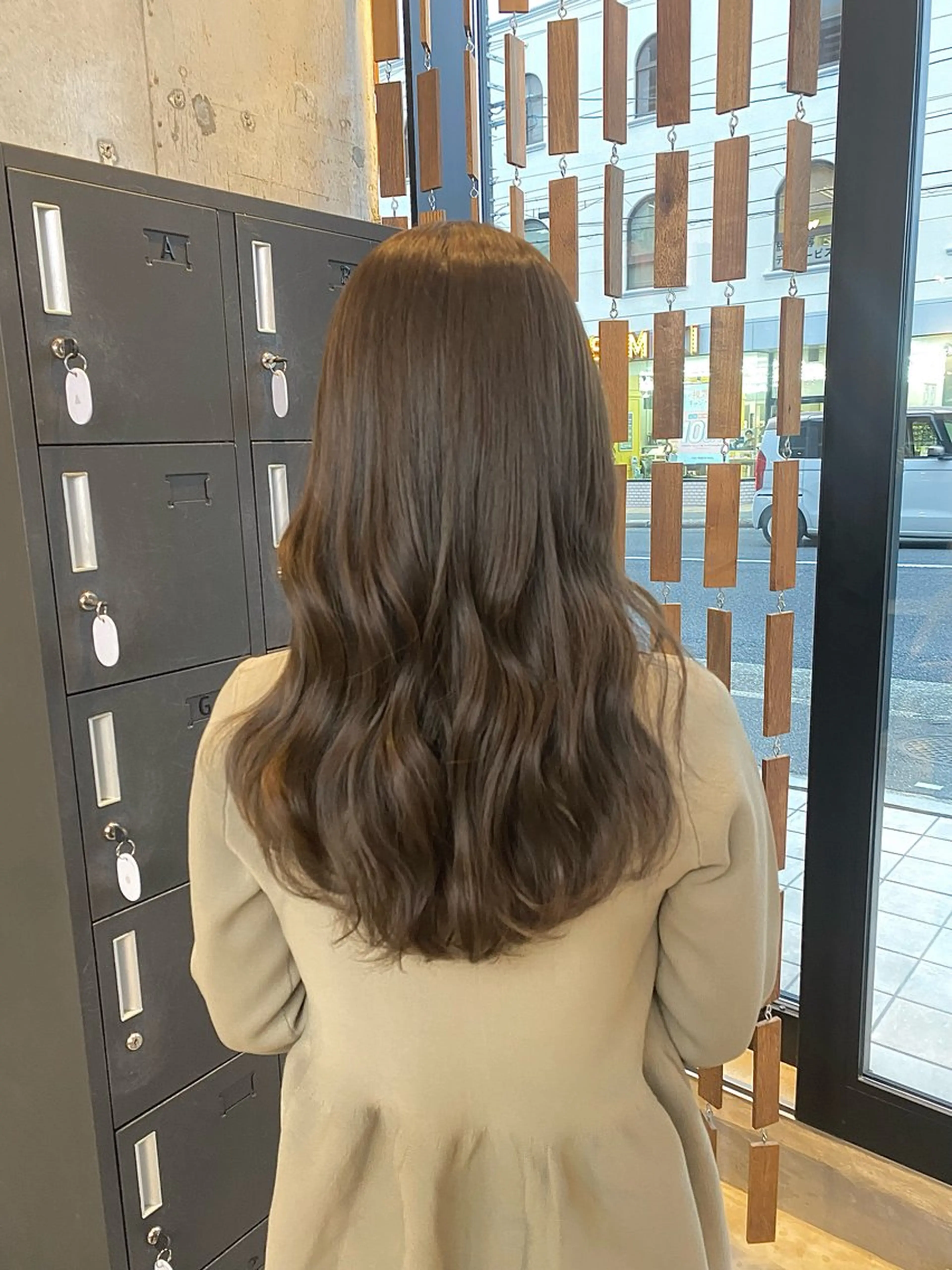 ロング カラー ベージュカラー ブリーチ 透明感カラー ダブルカラー ブリーチなしカラー 佐々木 彩乃のヘアスタイル