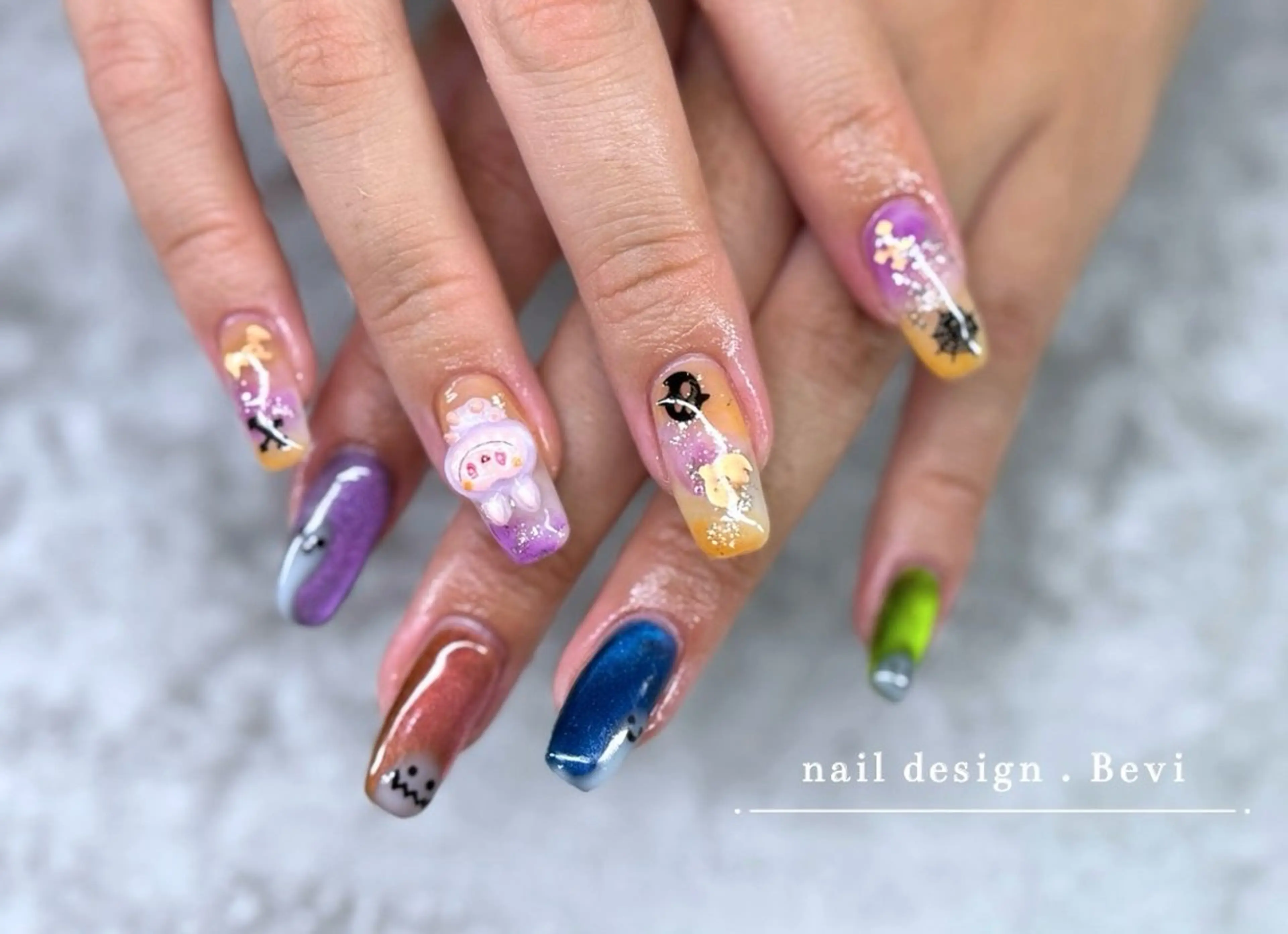 ネイル オーロラネイル クリアネイル フラッシュネイル フラッシュマグ フットネイル ハンドネイル Bevi salonのその他イメージ