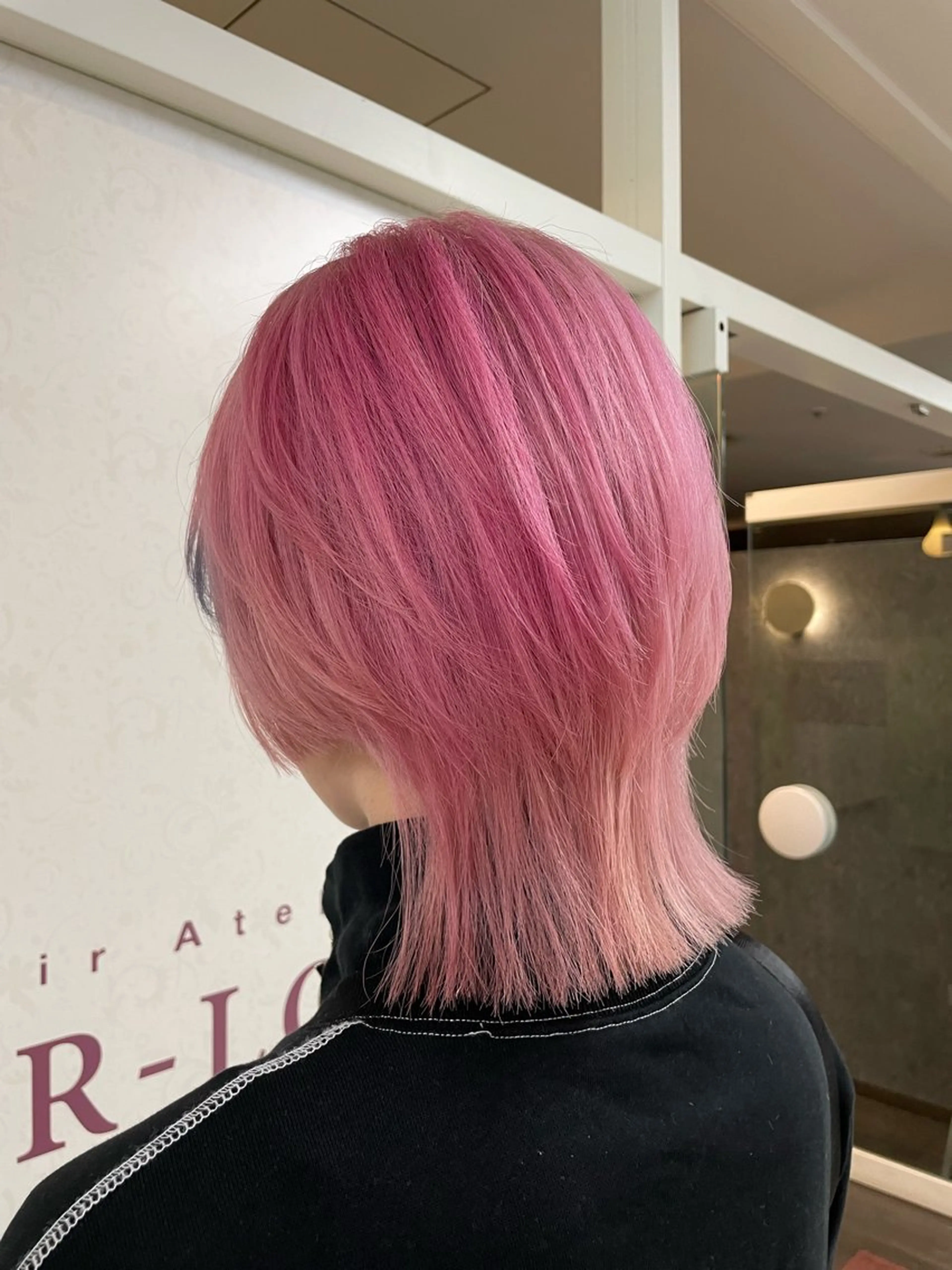 ショート ウルフカット ﾅﾁｭﾗﾙ艶ｶﾗｰ 戸田めぐみのヘアスタイル