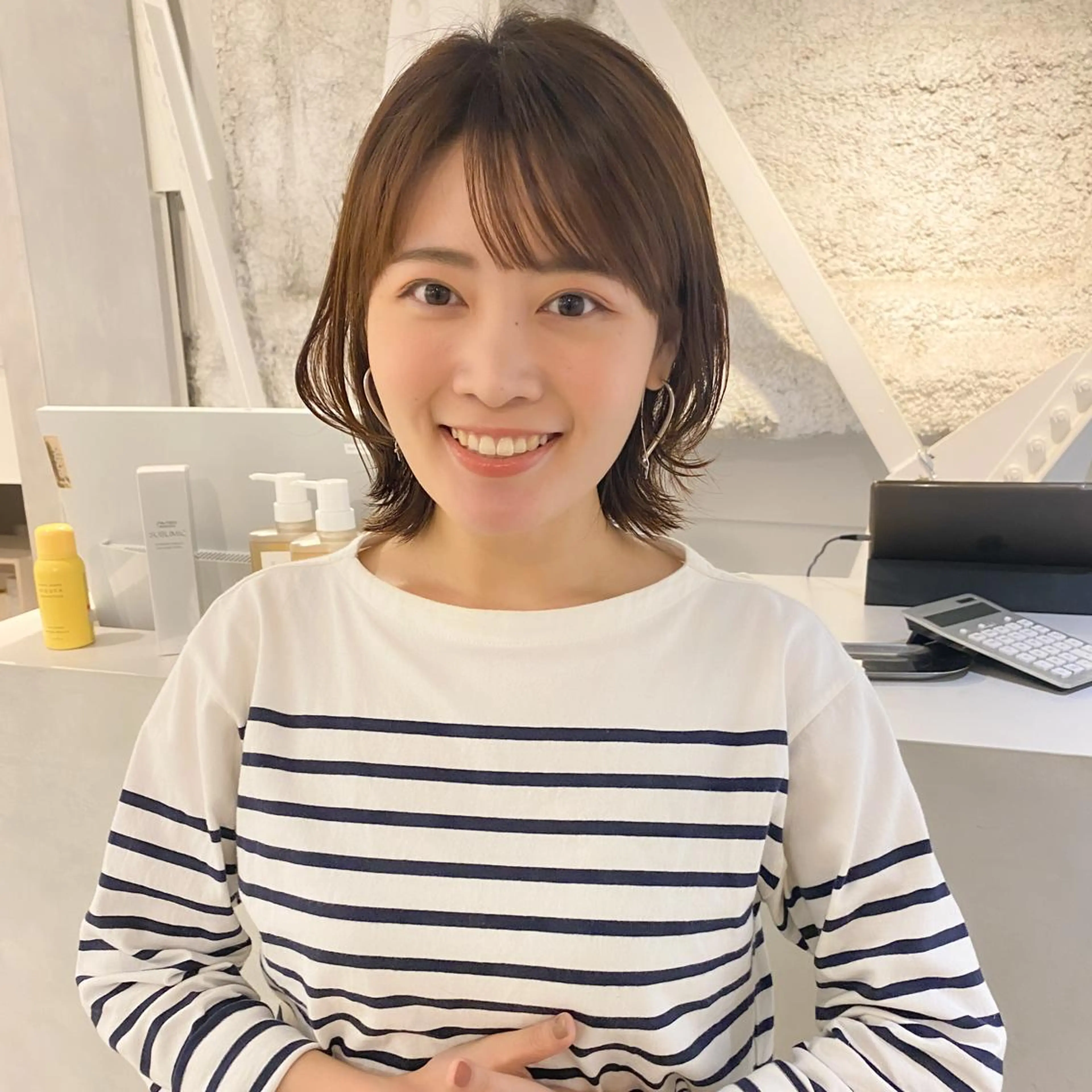 ミディアム カラー パーマ ミディアムパーマ くびれヘア 韓国風ヘア レイヤーカットのプロ 大人ヘア宮森貴志のヘアスタイル