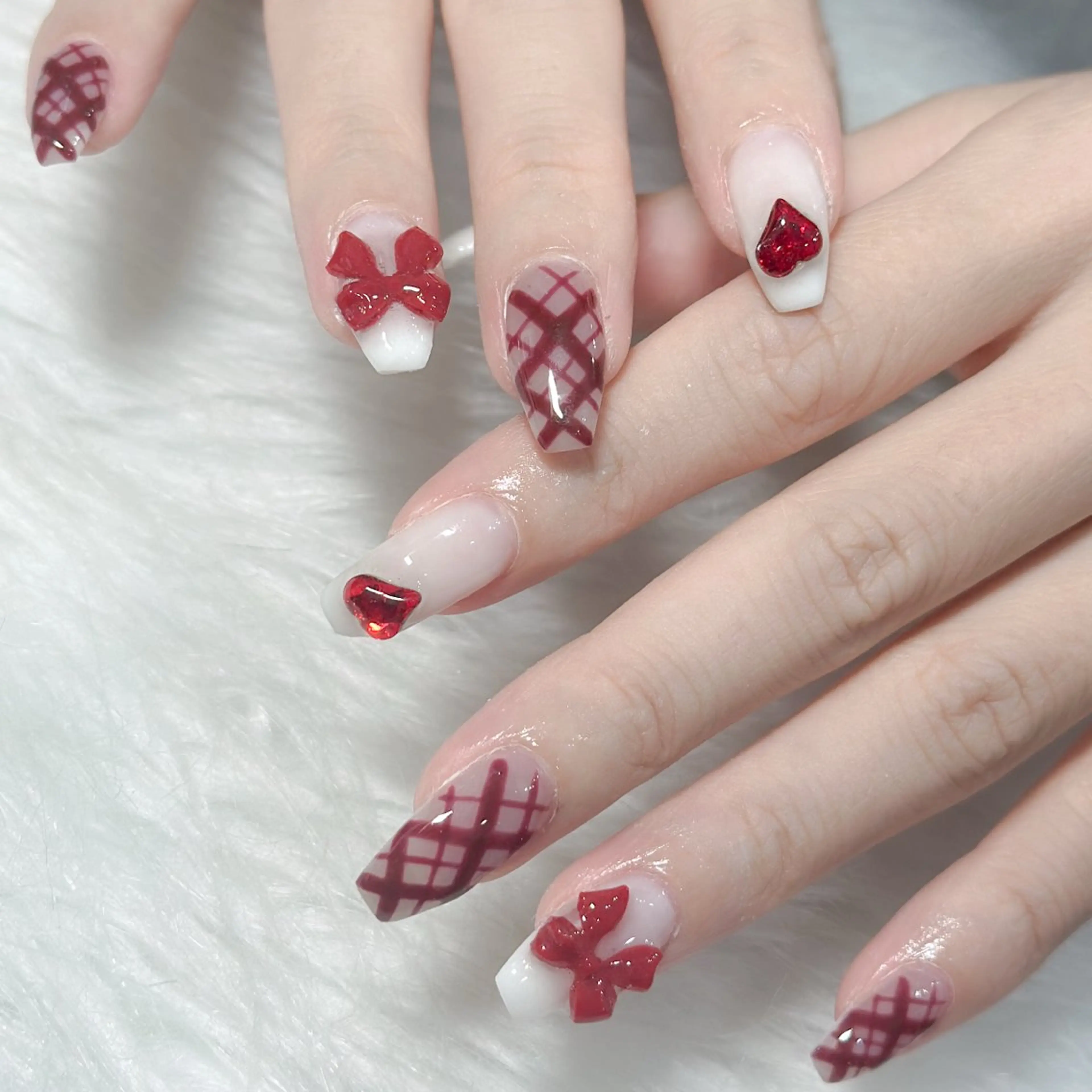 ネイル ハンドネイル LAVISH nanamiのネイルデザイン