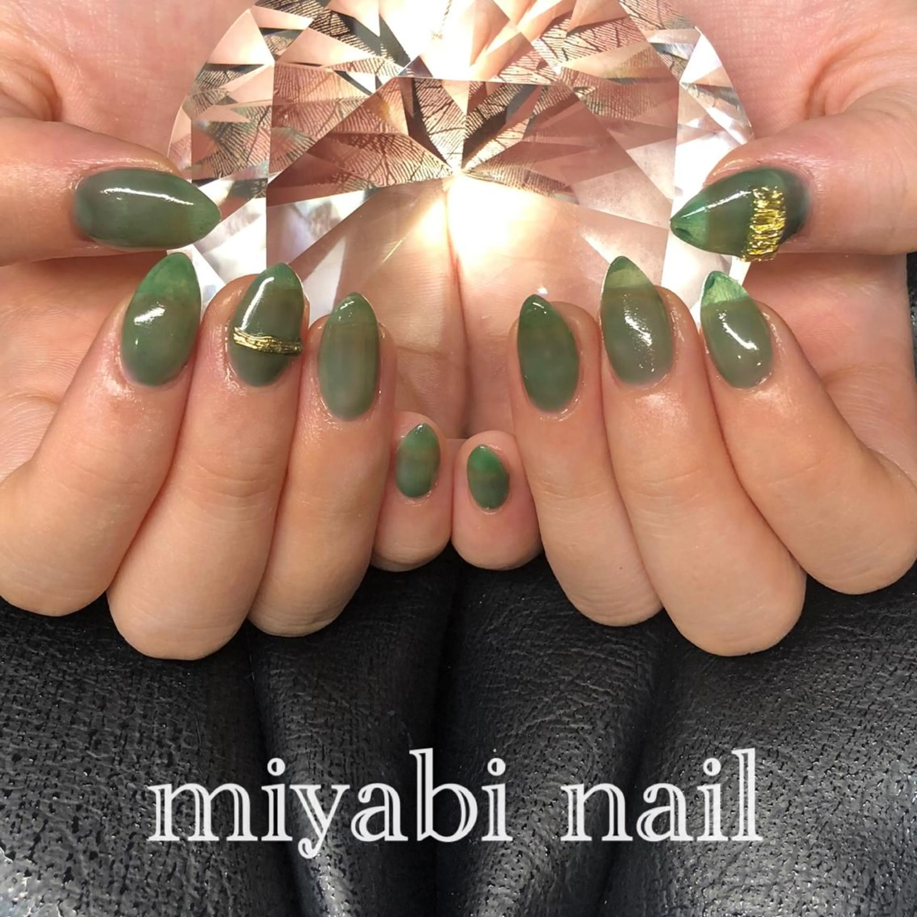 ネイル ジェルネイル ゴールド グリーン ワンカラーネイル シンプルネイル miyabi nail 桂川駅近くのネイルデザイン