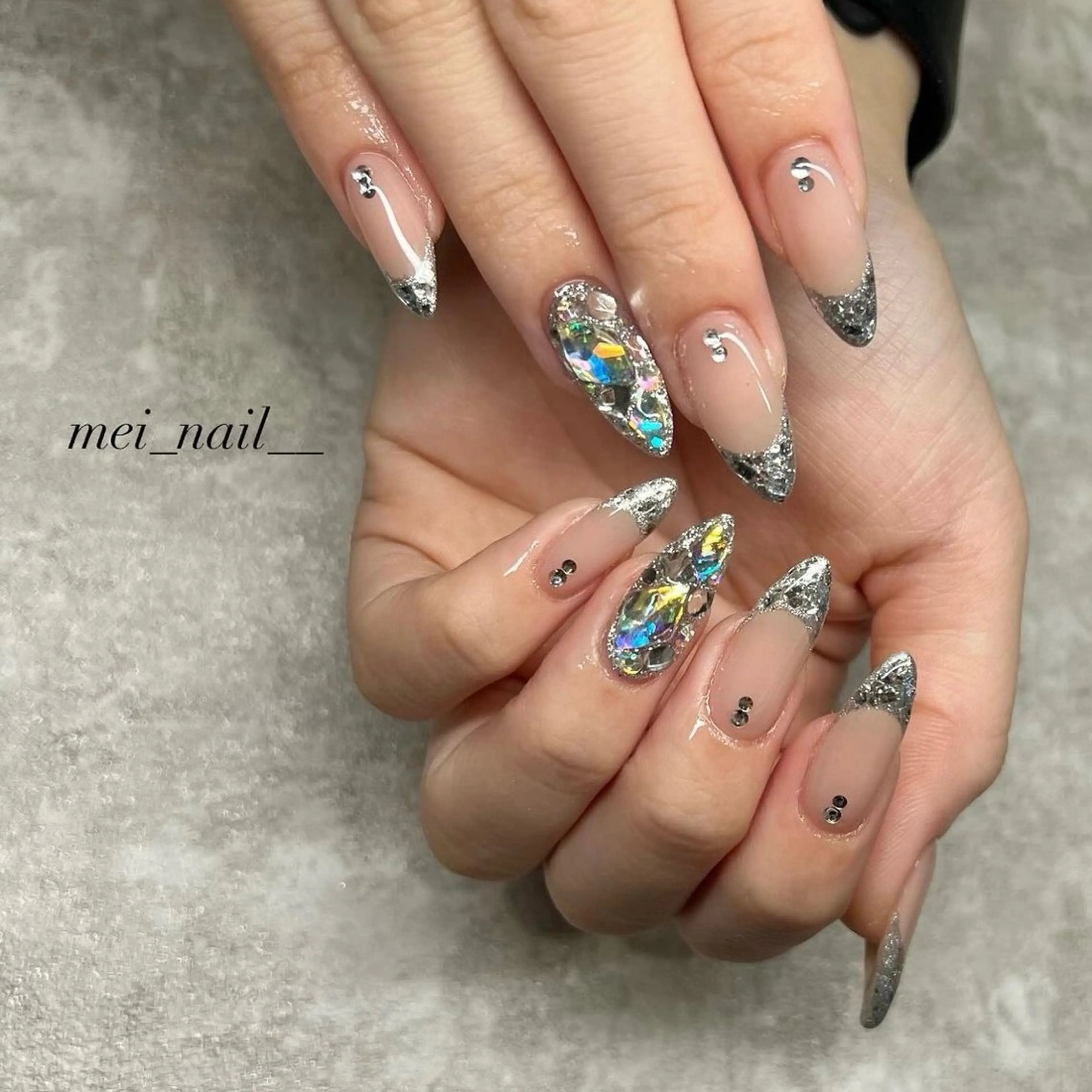 ネイル フレンチネイル ガラスフレンチ est nail所属・永山 芽生子のネイルデザイン