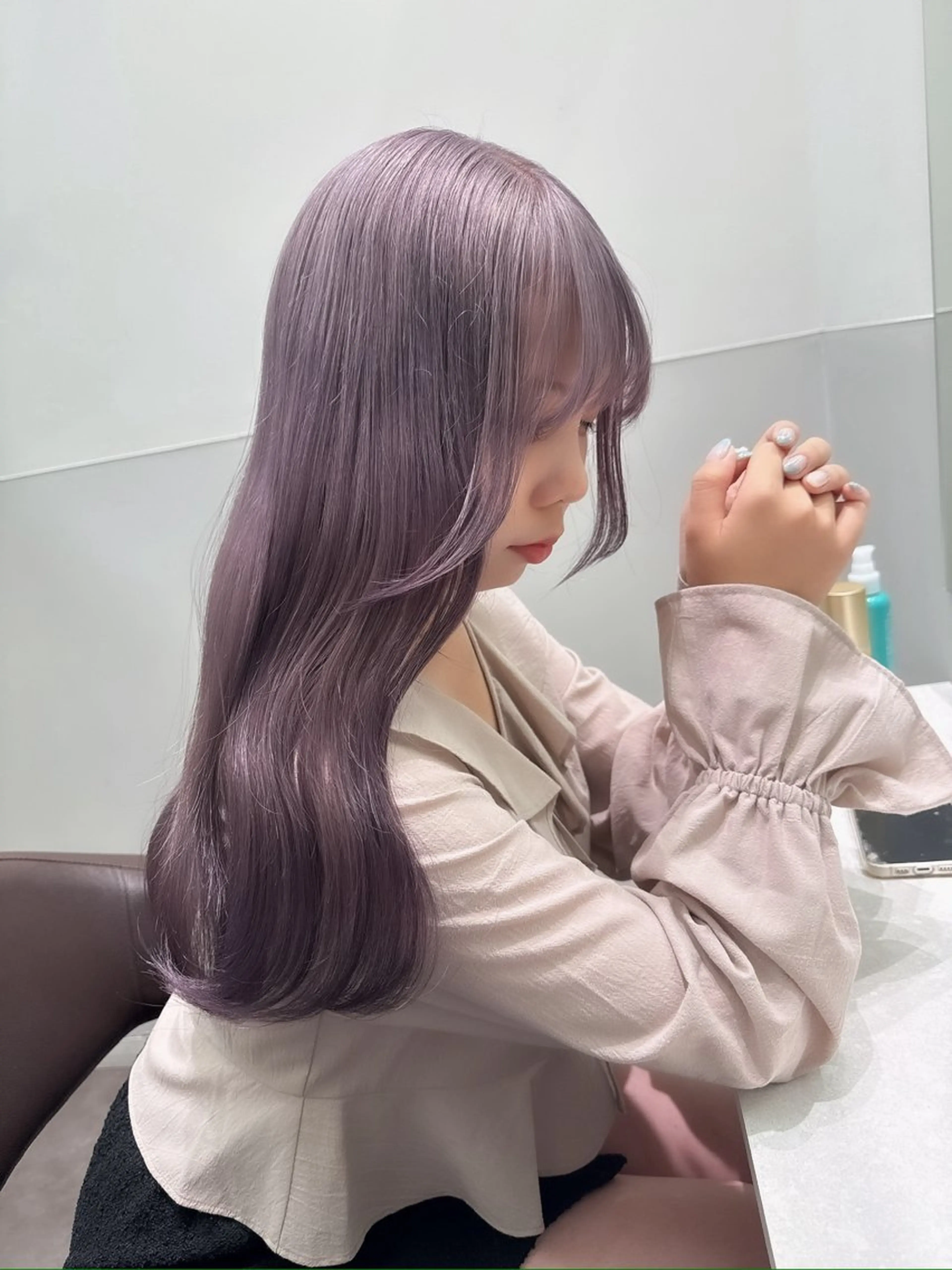 ロング ヘアカラー トリートメント ヘアセット グレー/ベージュ /髪質改善 れいとのヘアスタイル