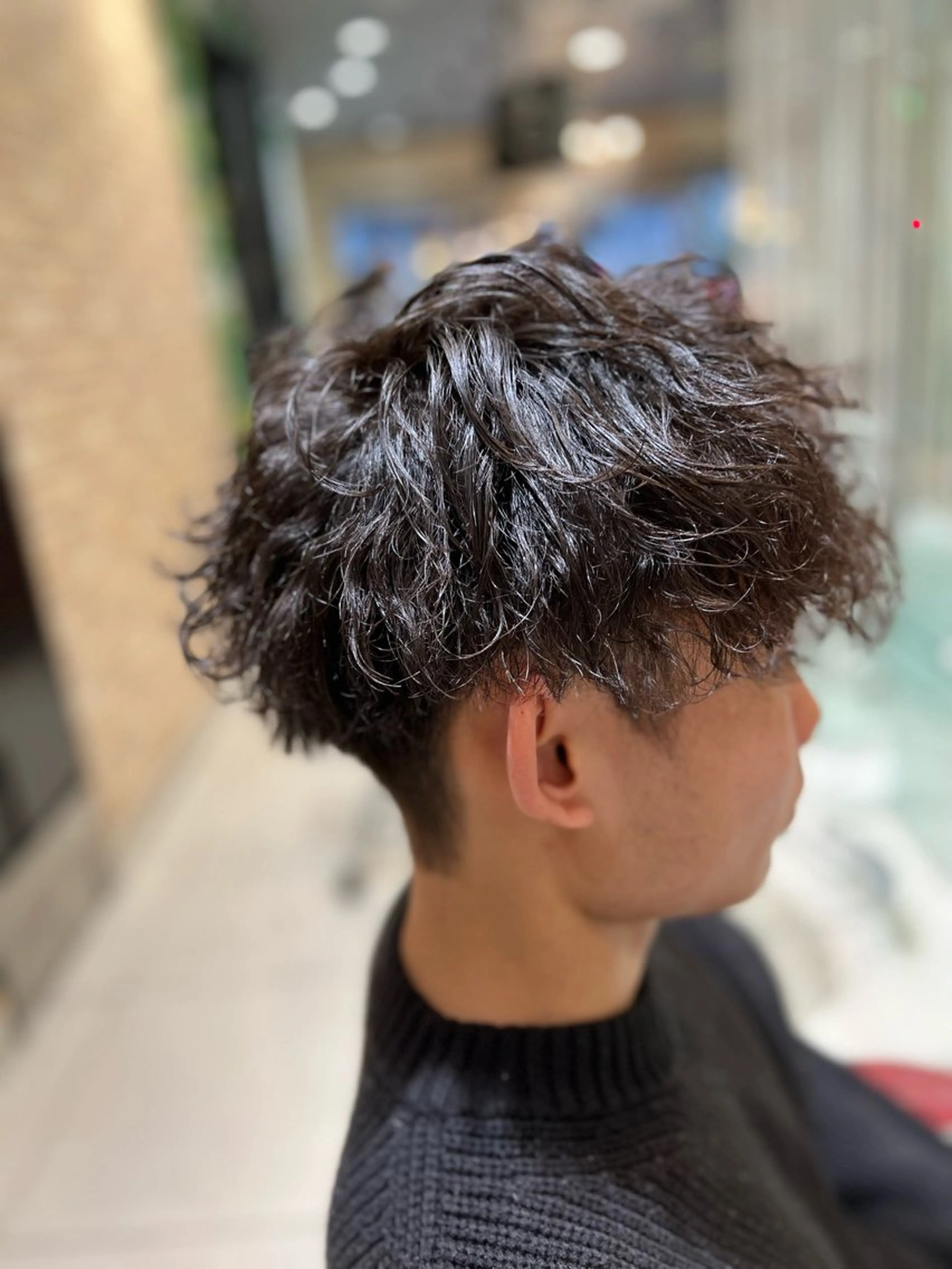 ショート パーマ メンズ メンズパーマ ツイストスパイラルパーマ 刈り上げ デート スパイラルパーマ カット パーマ トリートメント 【メンズ限定】メンズ スタイル特化美容師のヘアスタイル