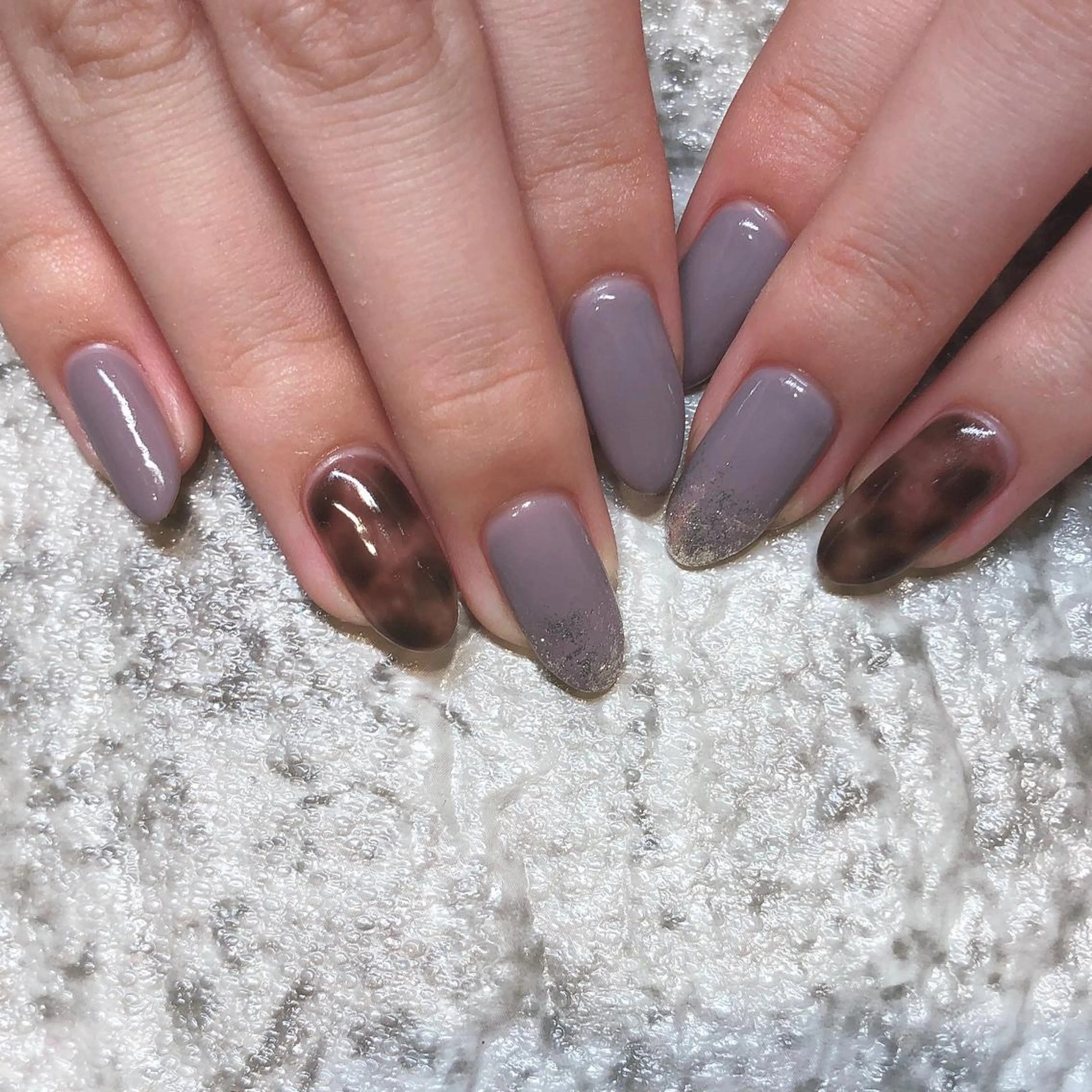 ネイル フットネイル フレンチネイル ジェルネイル ラメ(グリッター) ラメグラデーション NEO Beauty Salon所属・𝐍𝐄𝐎 𝐉𝐔𝐑𝐈のネイルデザイン