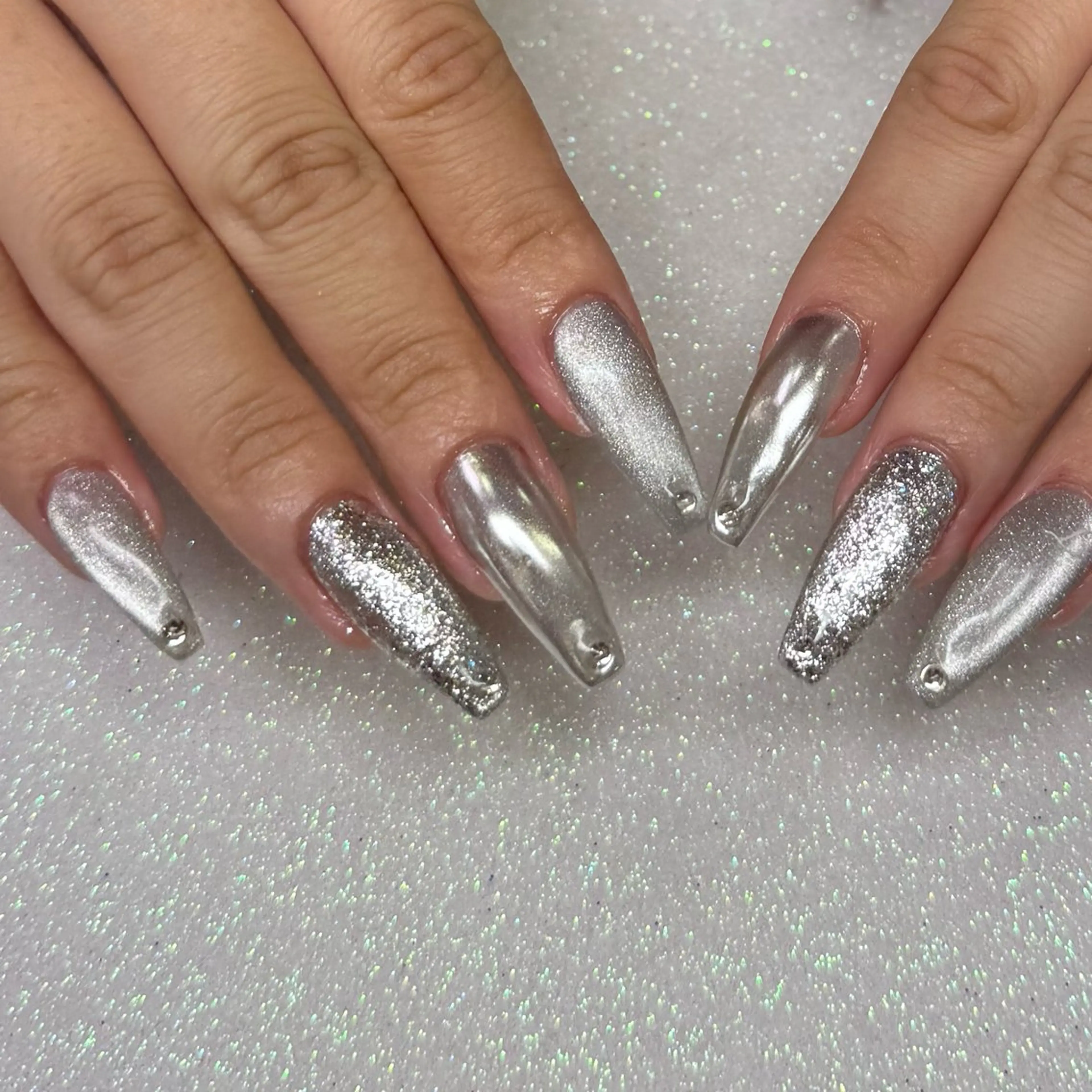 ネイル ハンドネイル VIERU 🌈🎀💖のネイルデザイン