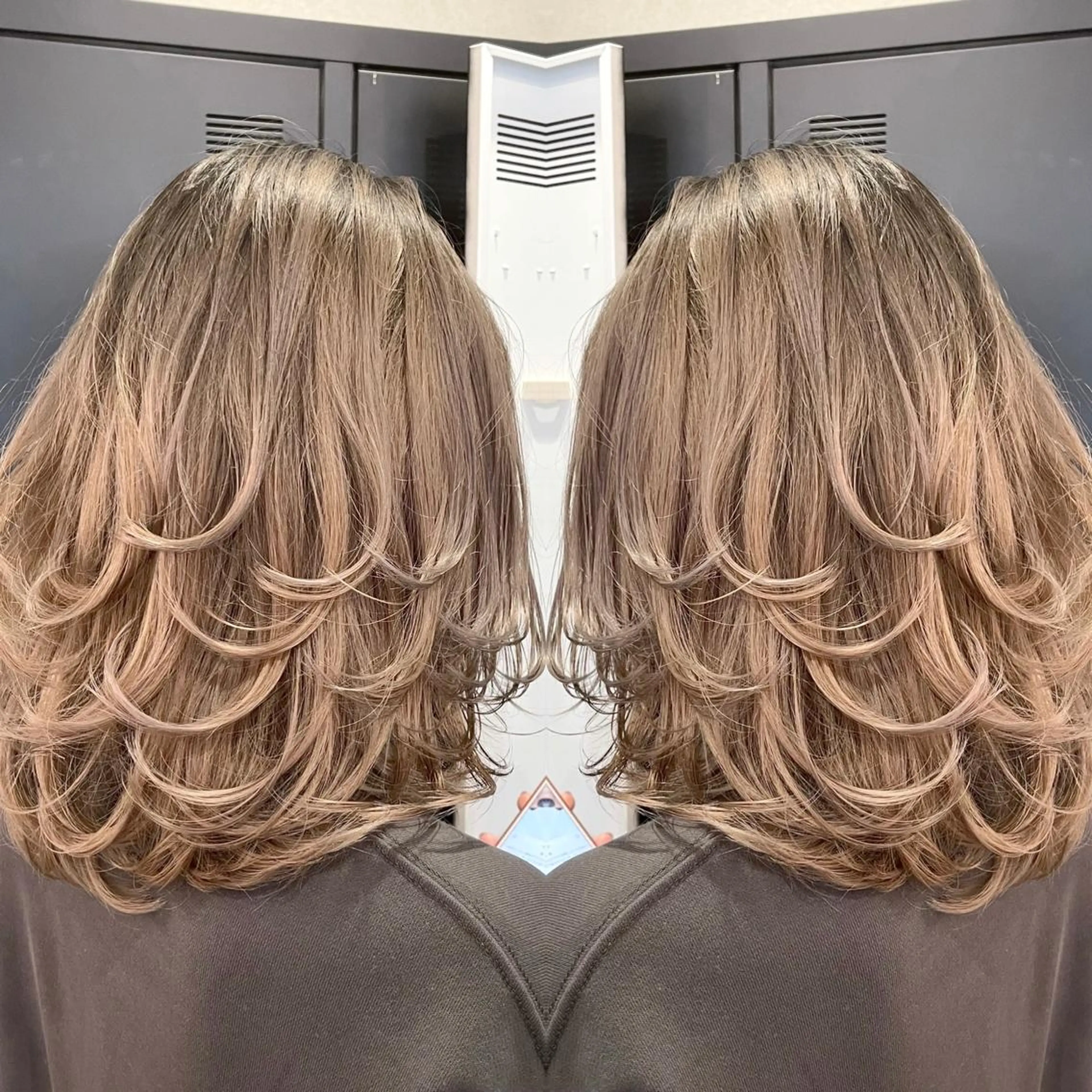 ミディアム カラー ヘアアレンジ バレイヤージュ デザインカラー ハイライトカラー 外国人風カラー ハイライト アンドウ ユウ/ レイヤーカット/韓国のヘアスタイル