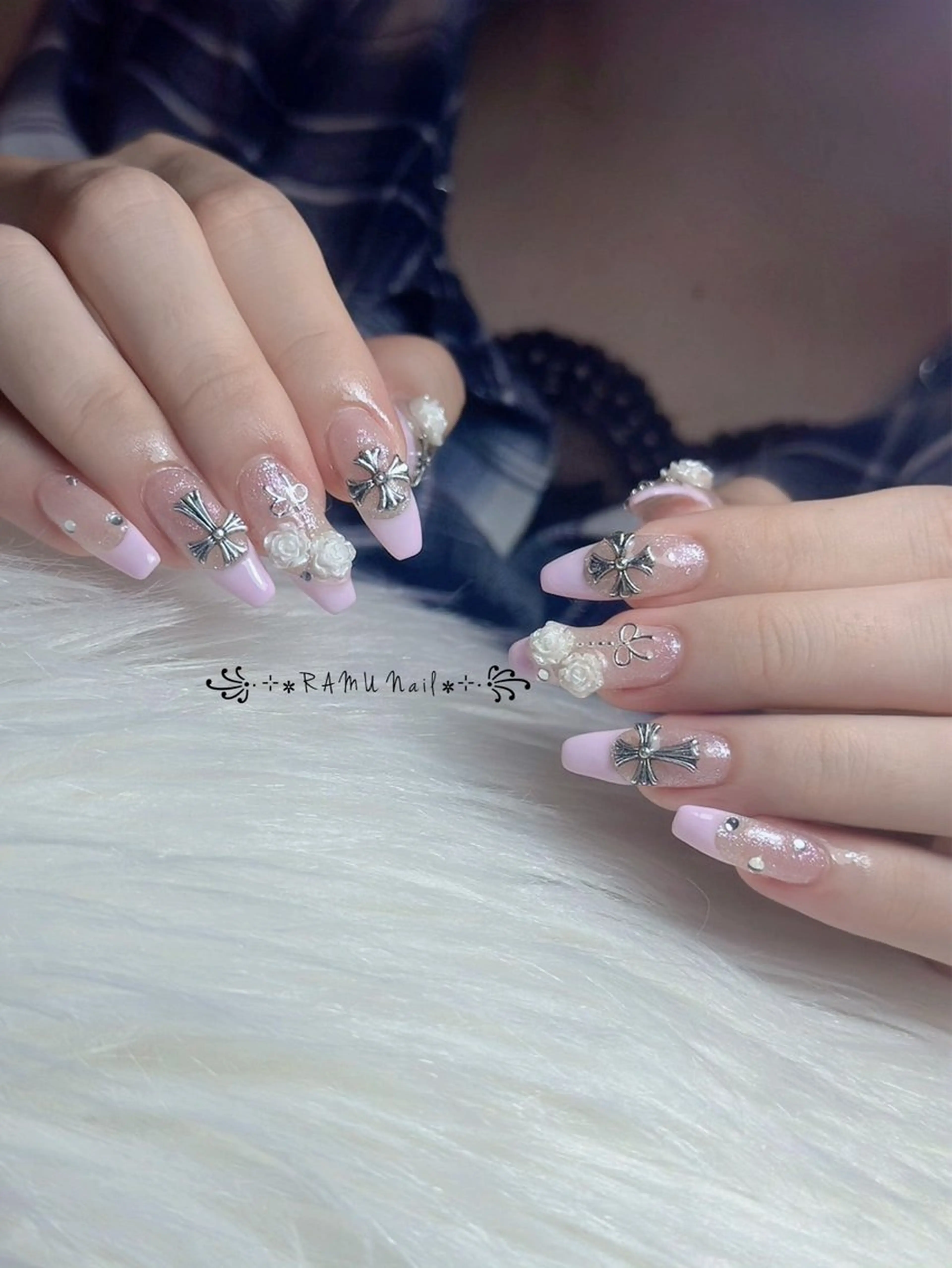 ネイル キラキラネイル マグネットネイル ミラーネイル ピンク ワンホンネイル ハンドネイル RAMU Nail 恵比寿店のネイルデザイン