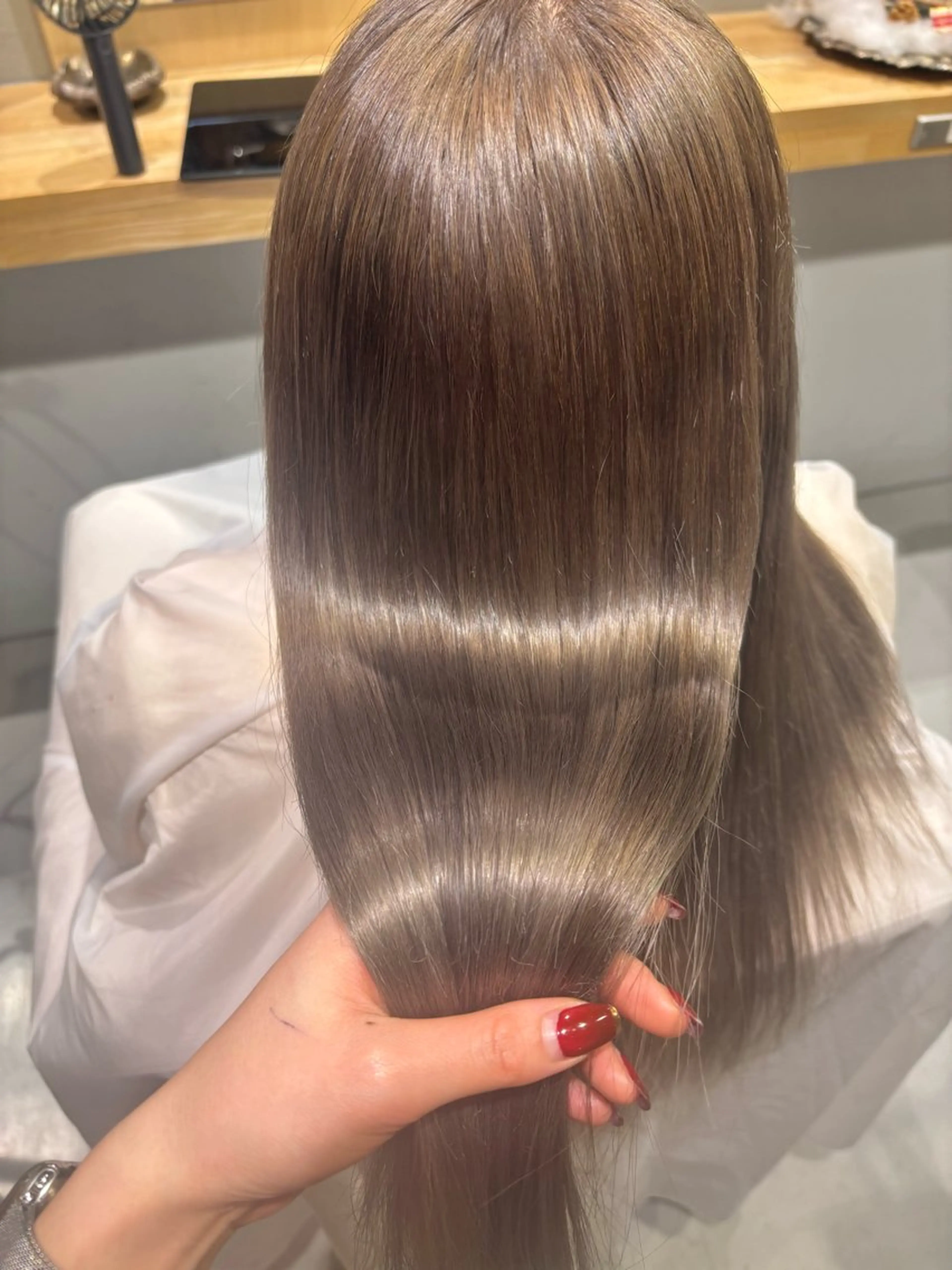 ロング Ashe　oleng所属・オモヤ ウタノのヘアスタイル