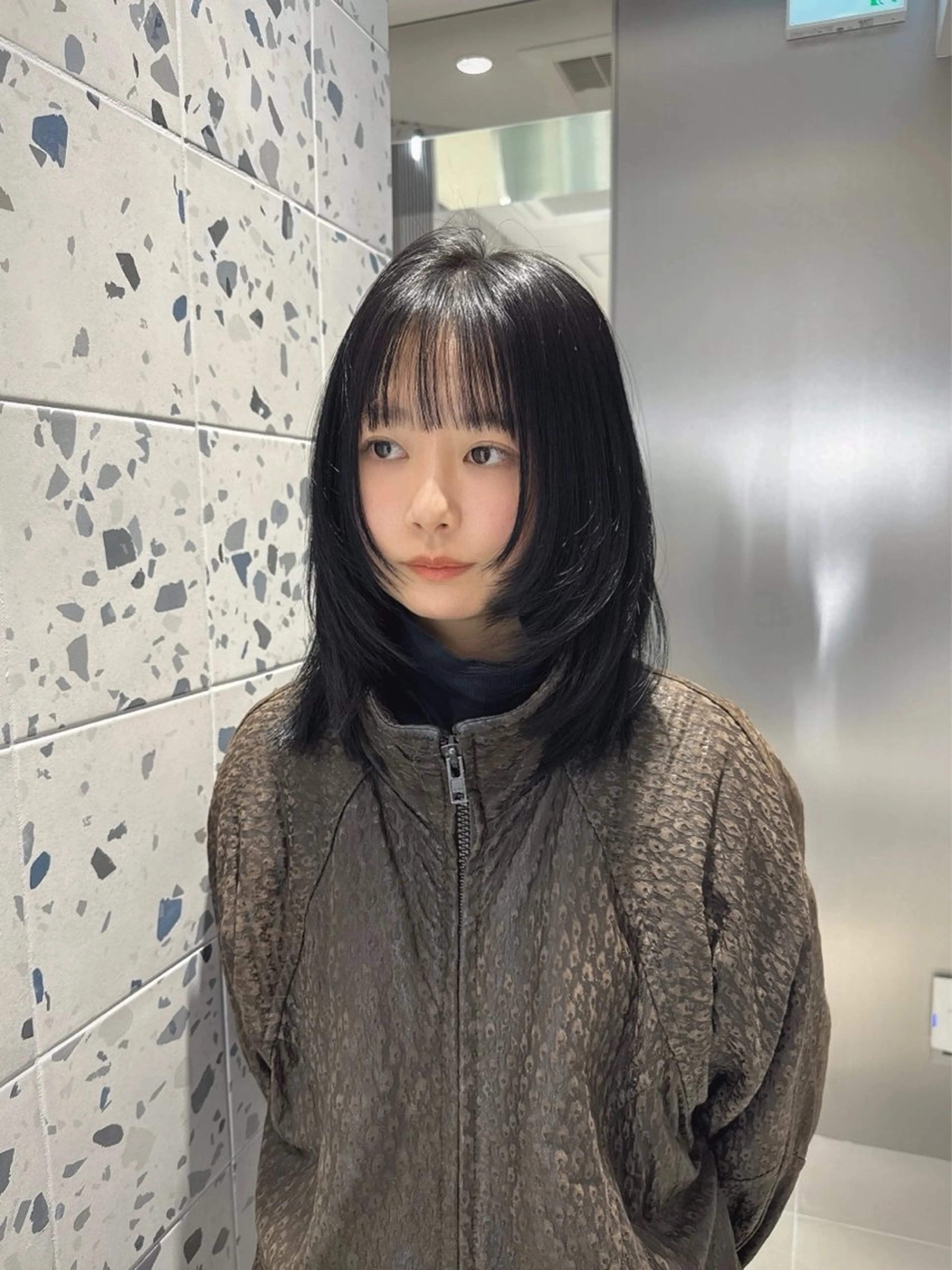 ミディアム カラー 黒髪 ブルーカラー ブルーブラック 髪質改善 カット ヘアカラー トリートメント LUMO所属・矢野 晃平のヘアスタイル