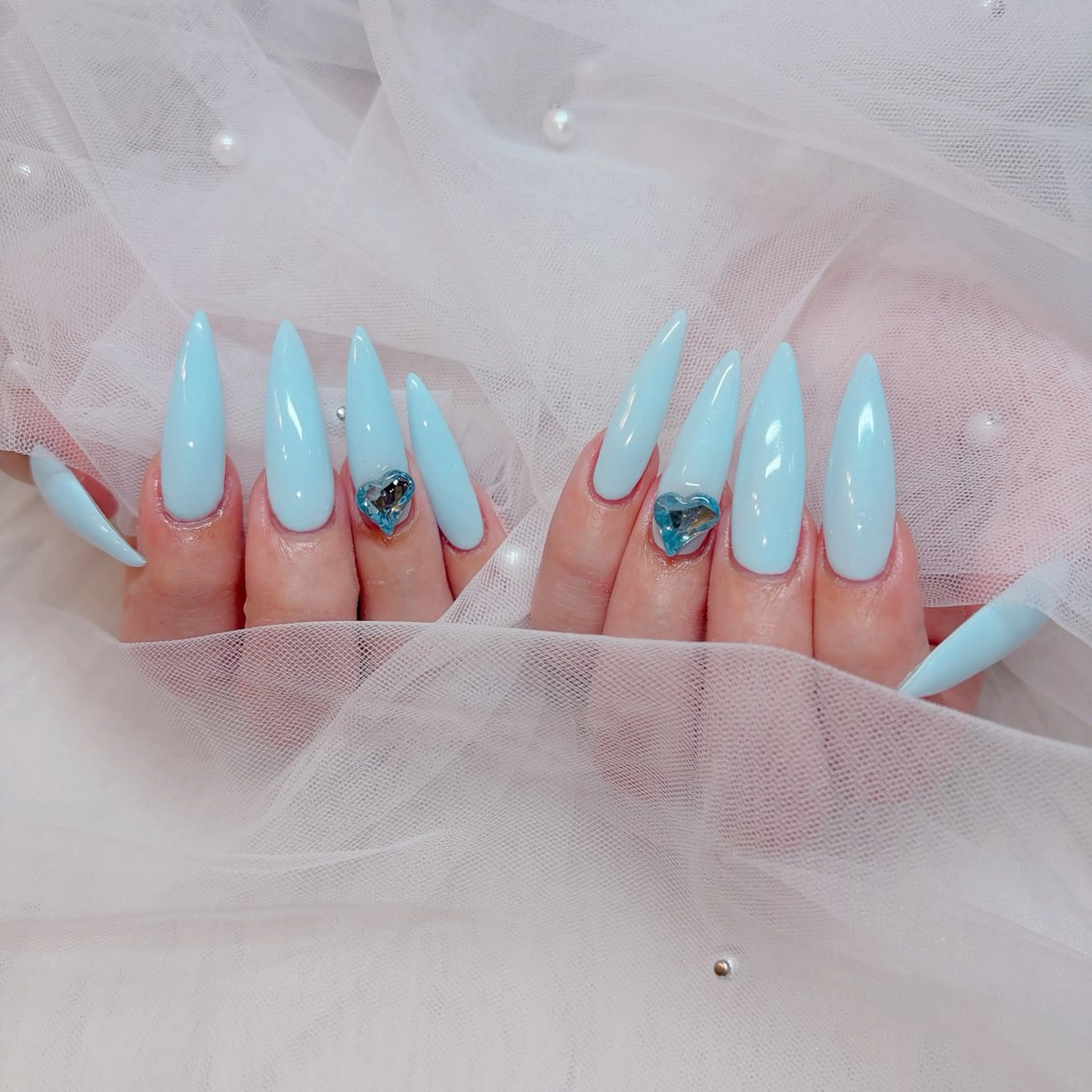 ネイル 水色 ワンカラーネイル ネイルチップ ラクロレ ハナ︎🌼のネイルデザイン