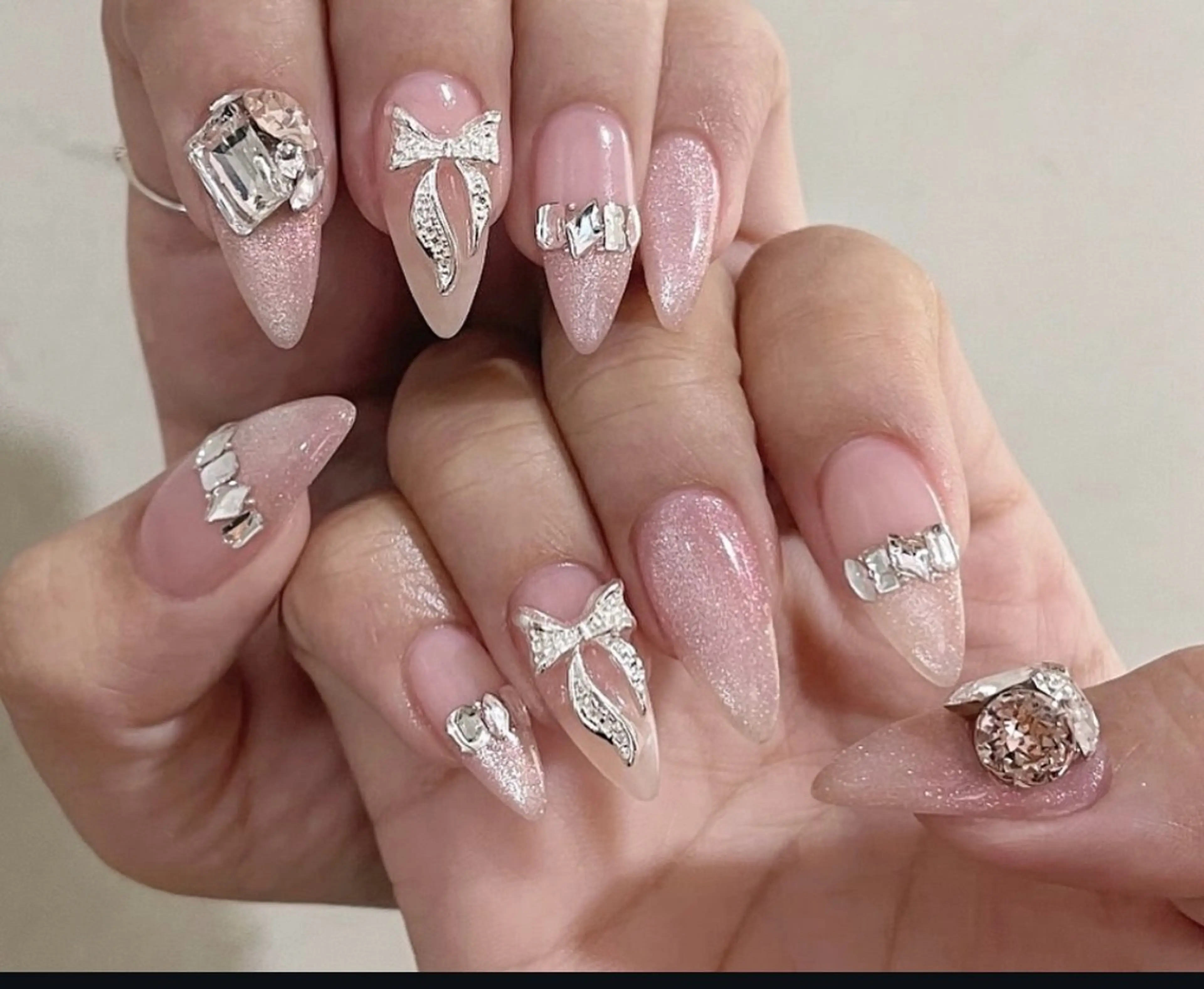 ネイル フレンチネイル ジェルネイル ガラスフレンチ ハロウィン ハート H.baby Nail Salonのネイルデザイン