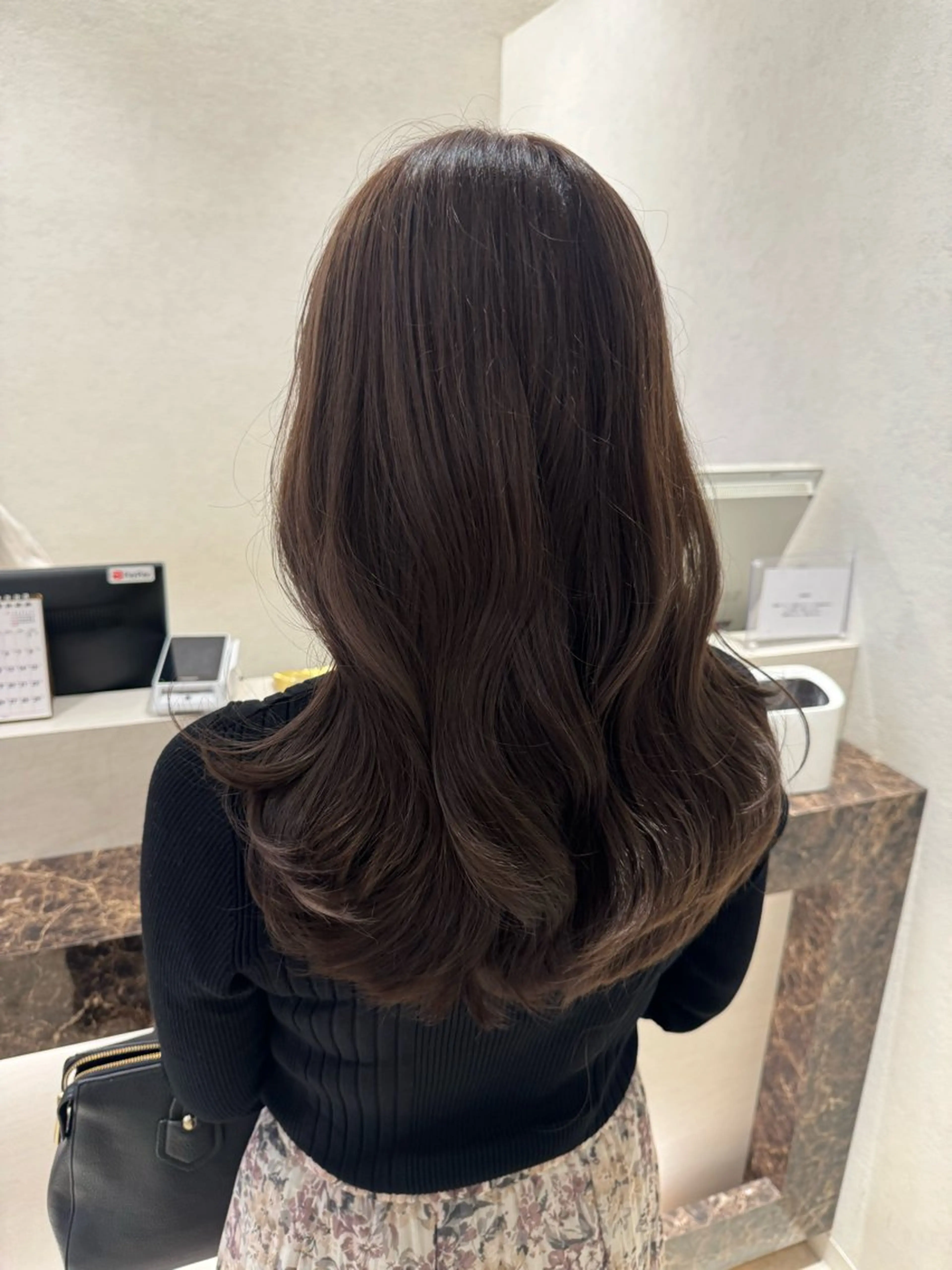 セミロング カラー パーマ ヘアアレンジ JYUNESU所属・韓国・韓国ヘア 髪質改善のヘアスタイル