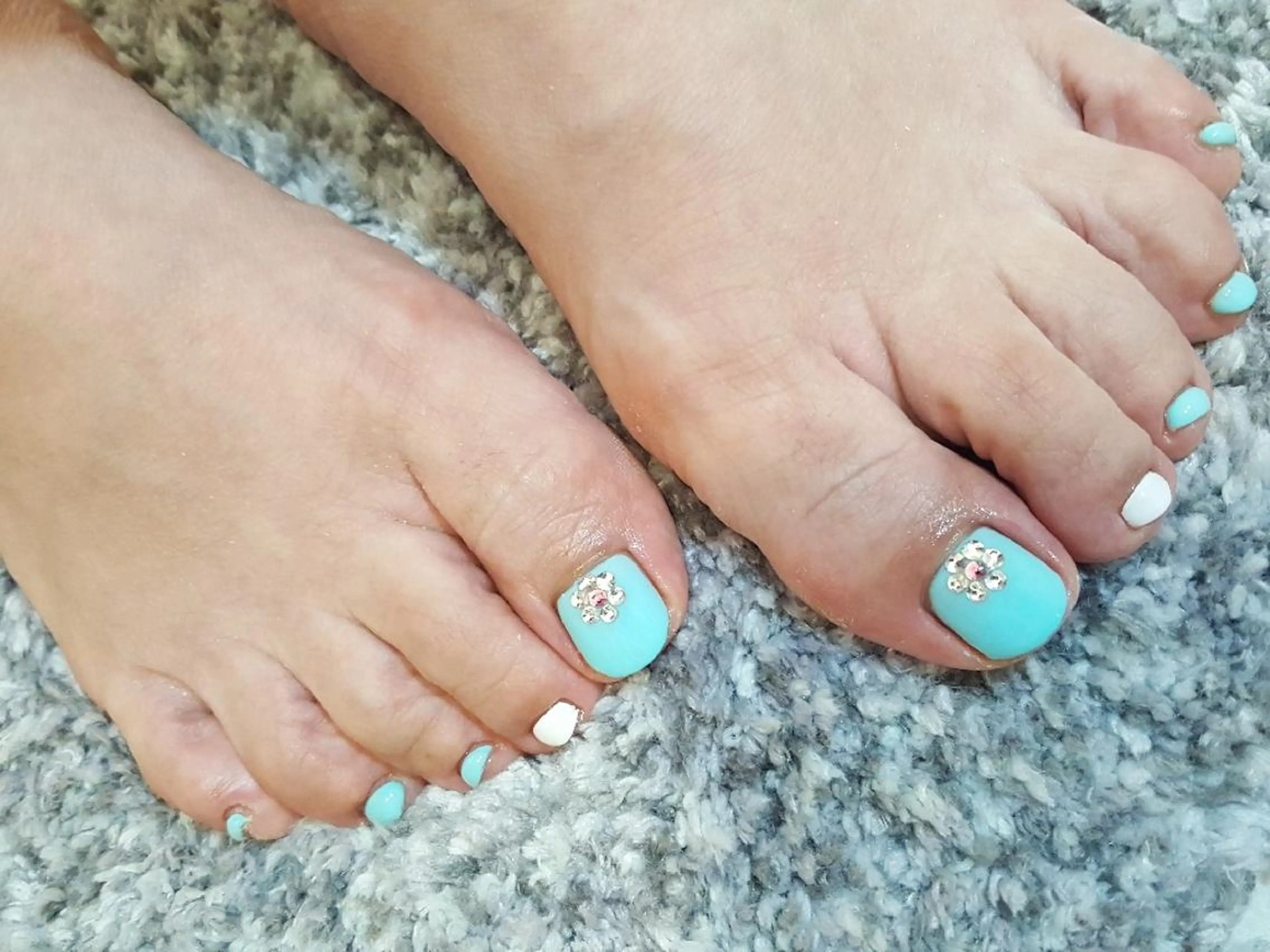 ネイル ストーンネイル フットネイル 人気エリア💖完全個室【ルリエ】所属・ネイルサロン Lelienルリエのネイルデザイン