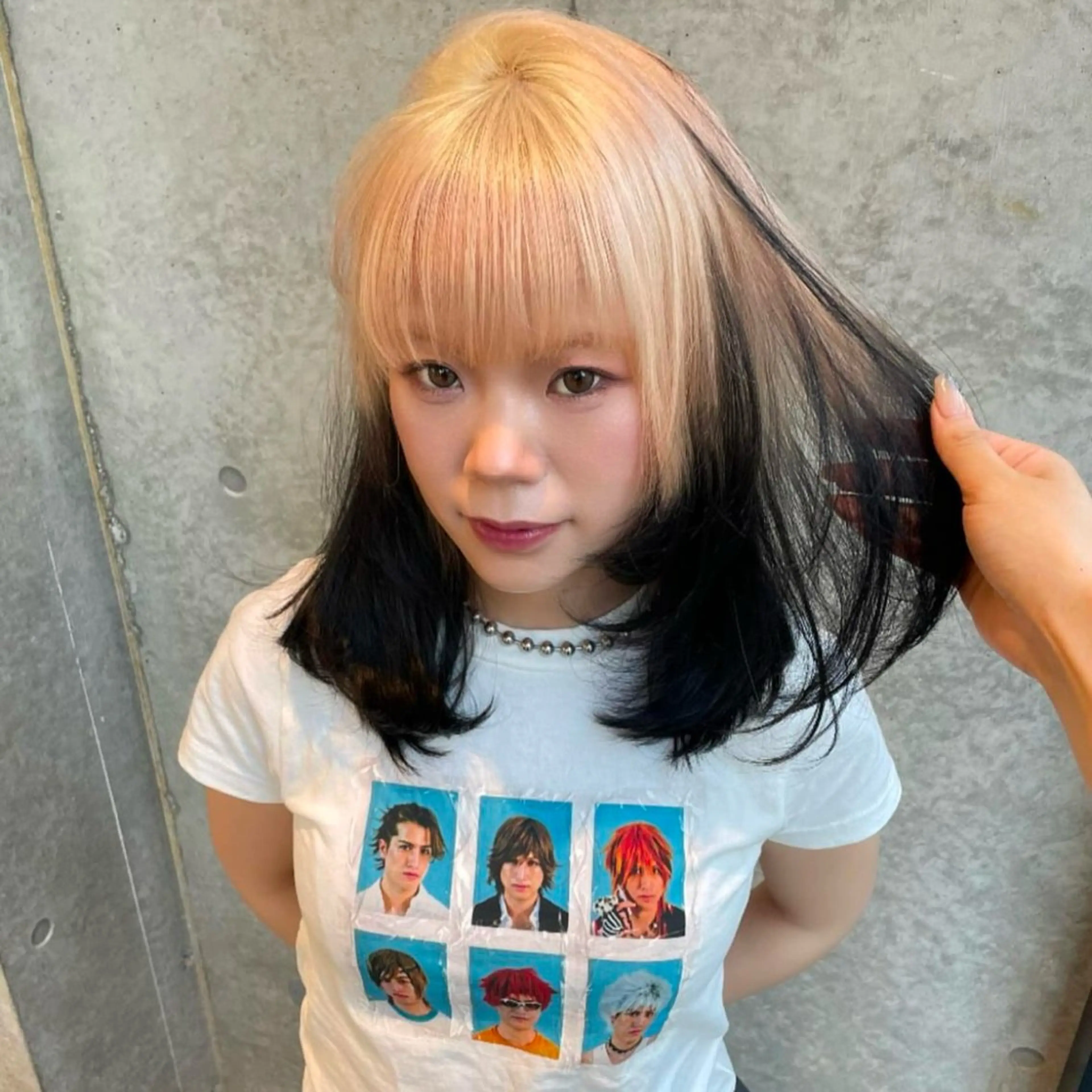 ミディアム カラー ヘアアレンジ ブロンド デザインカラー ホワイトブロンド カット ヘアカラー トリートメント Mizobe misakiのヘアスタイル