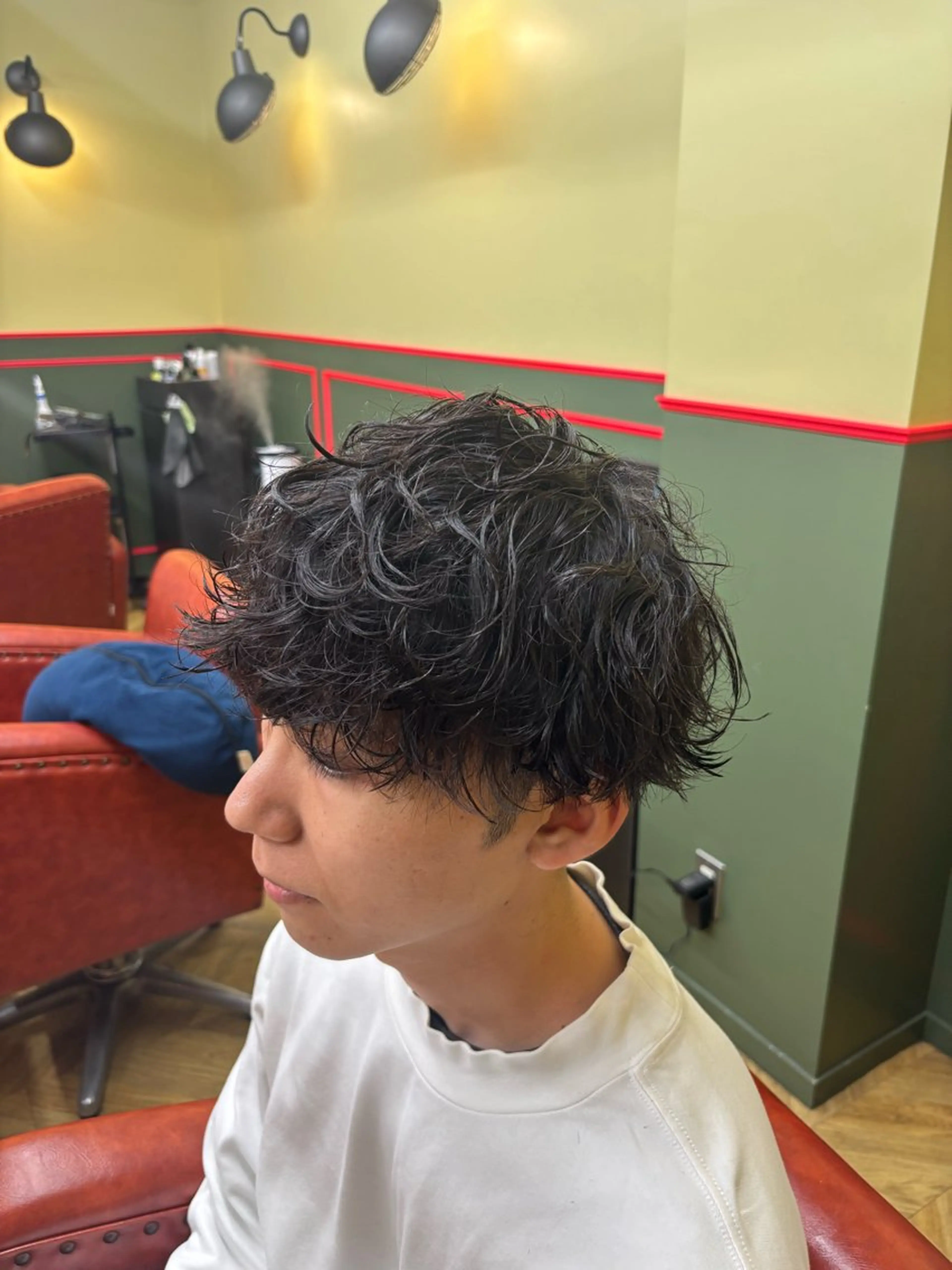 ショート パーマ メンズ メンズパーマ 波巻きパーマ スパイラルパーマ cure 船橋店所属・メンズヘア/艶カラー /ブリーチ/魁人のヘアスタイル