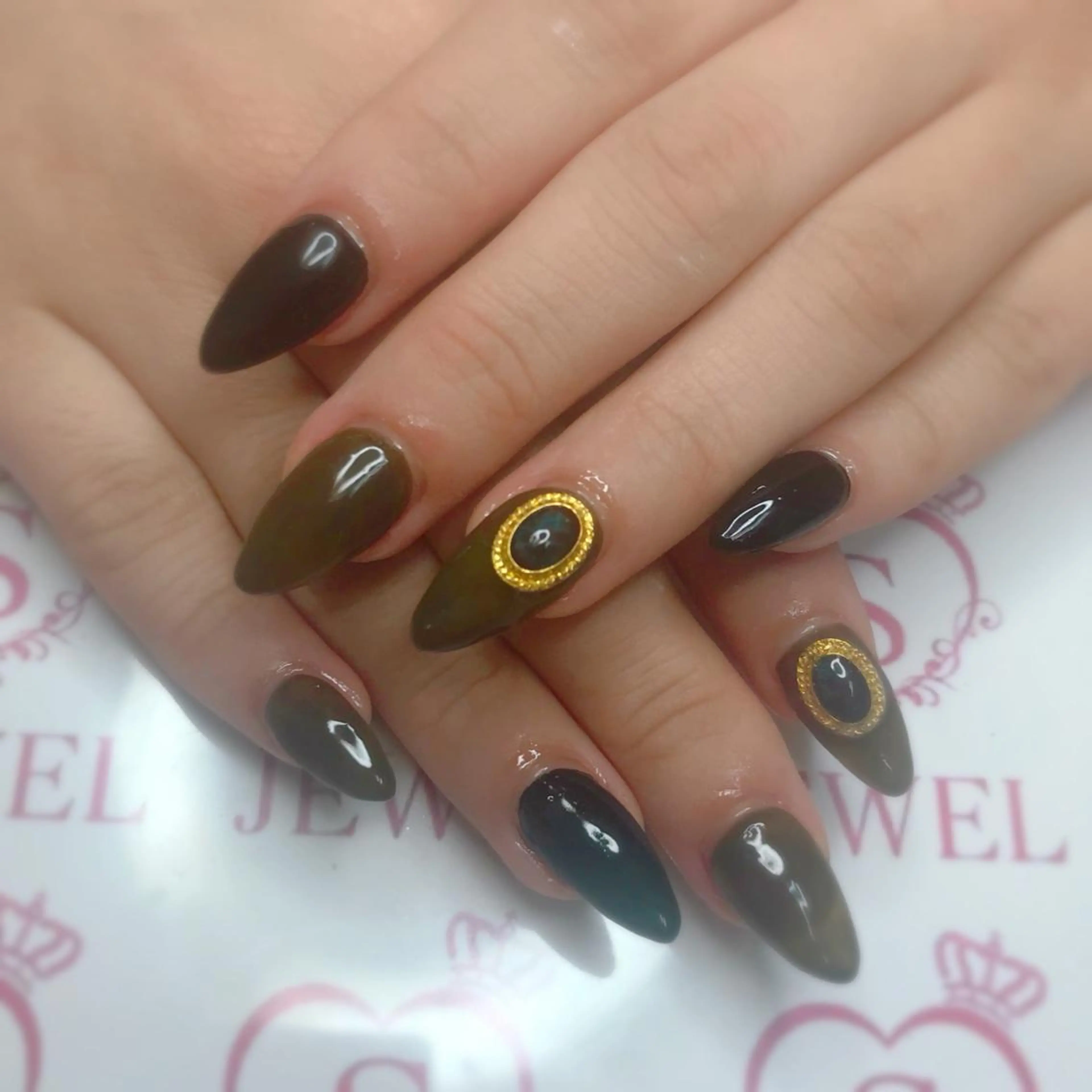 ネイル S♡JEWEL所属・S. JEWELのネイルデザイン