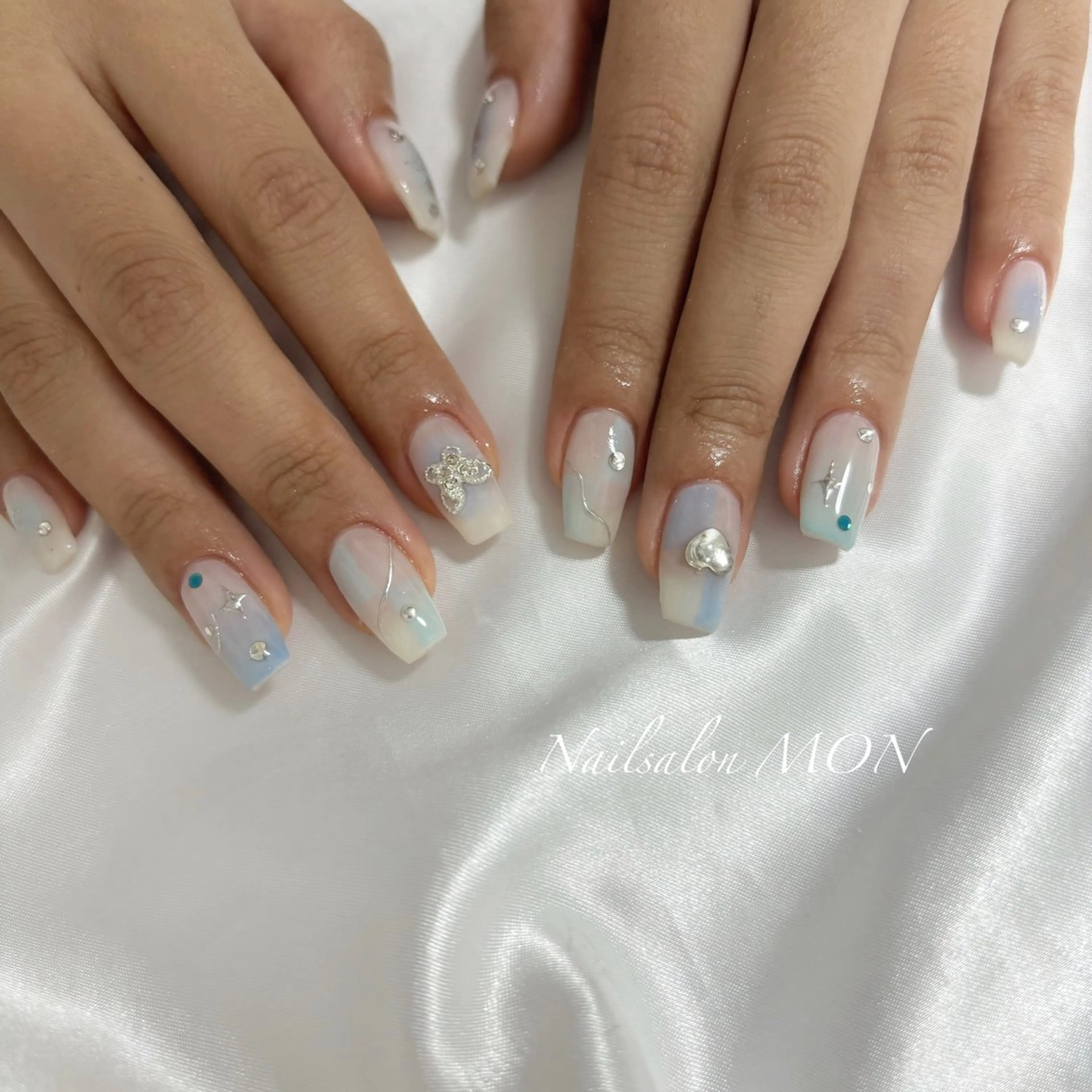 ネイル ストーンネイル ハンドネイル Nailsalon MONのネイルデザイン