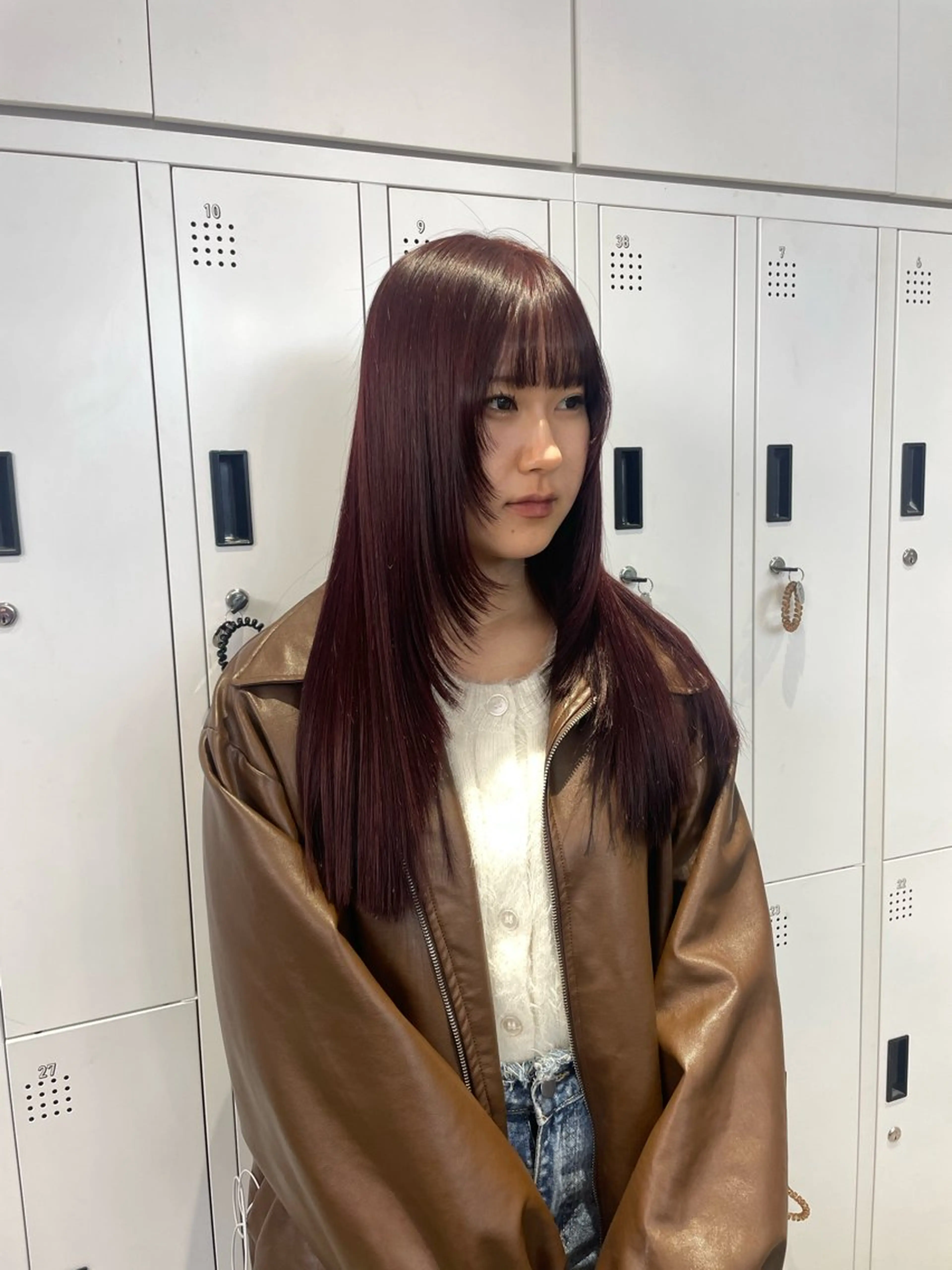 ミディアム カラー カット 🌟暖色系ハイトーン 🌟AIのヘアスタイル