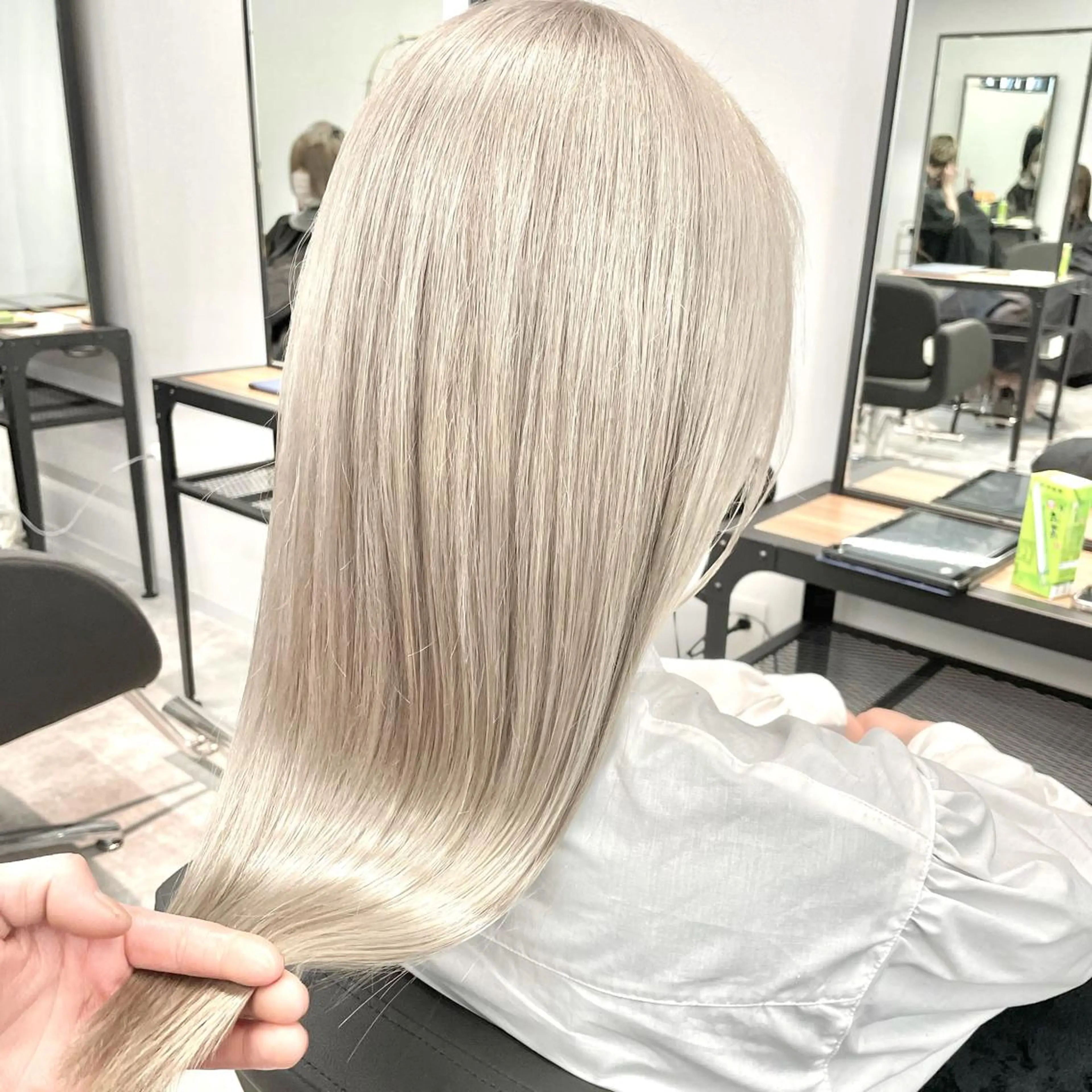 ロング カラー ハイトーンカラー MiL所属・✨ハイトーン✨ 濱田知孝のヘアスタイル