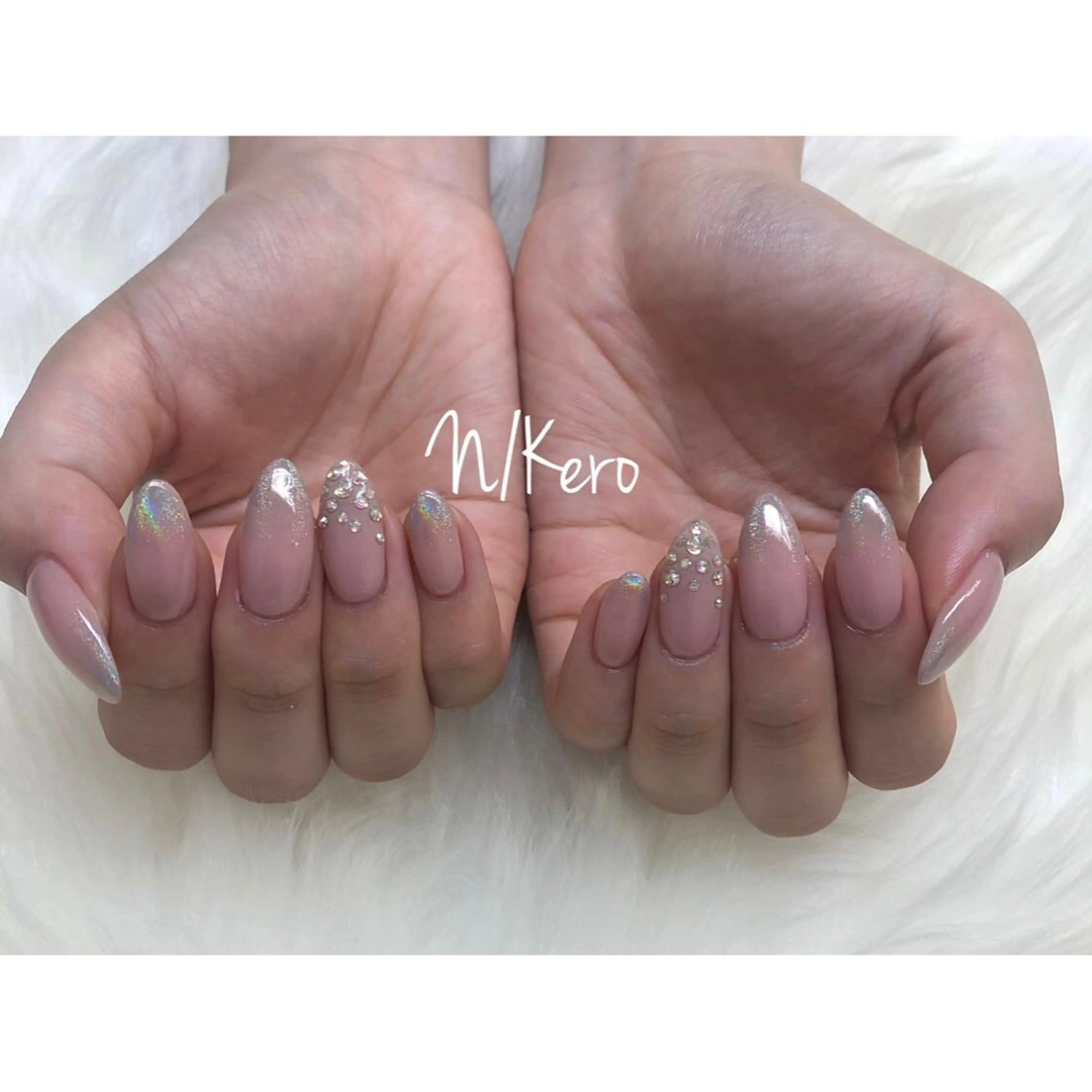 ロング ネイル キラキラネイル 夏ネイル ハンドネイル T. Kasumiのネイルデザイン