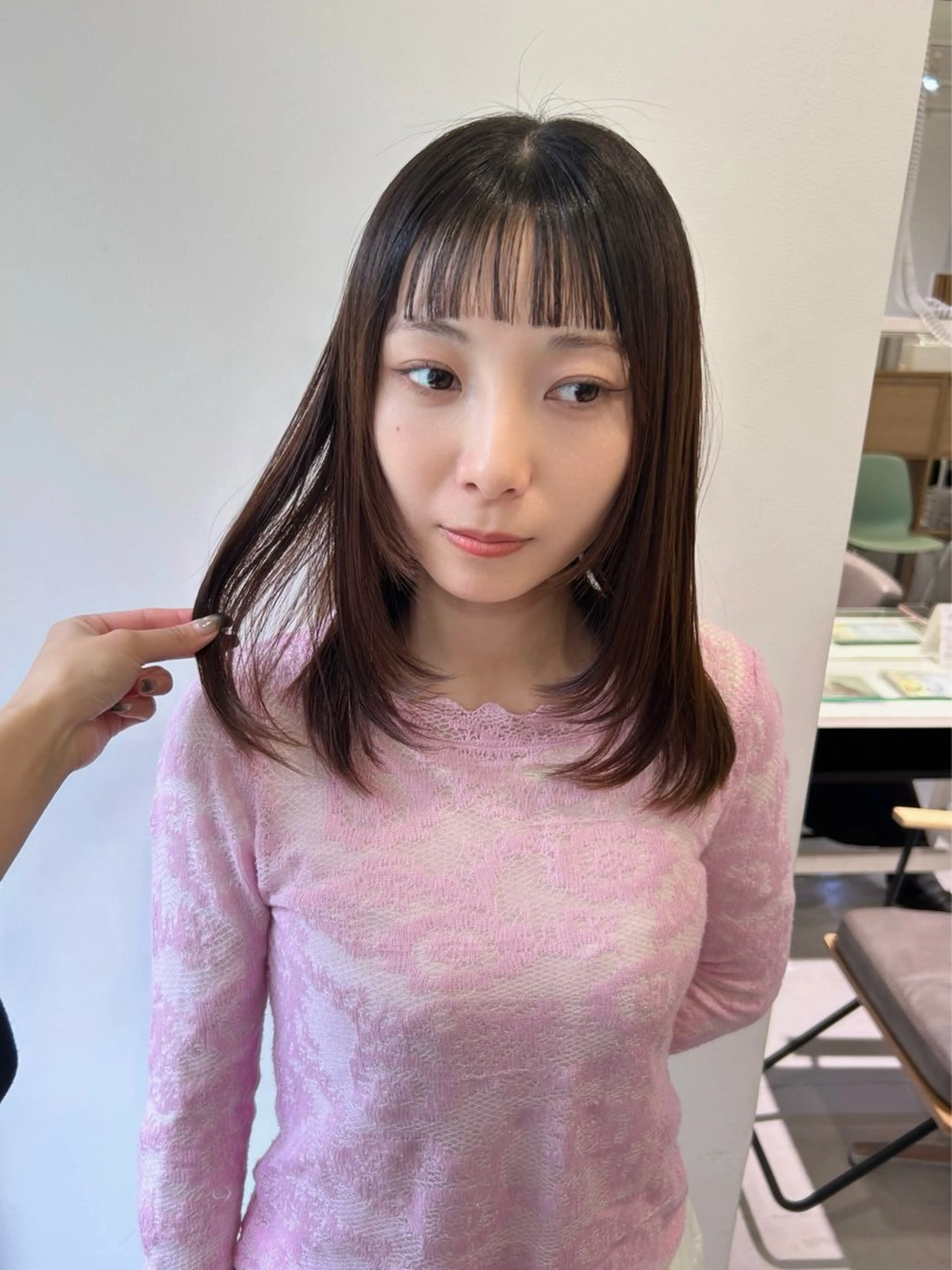 セミロング レイヤーカット オン眉 カット レイヤーカット🐺 hina🩶のヘアスタイル