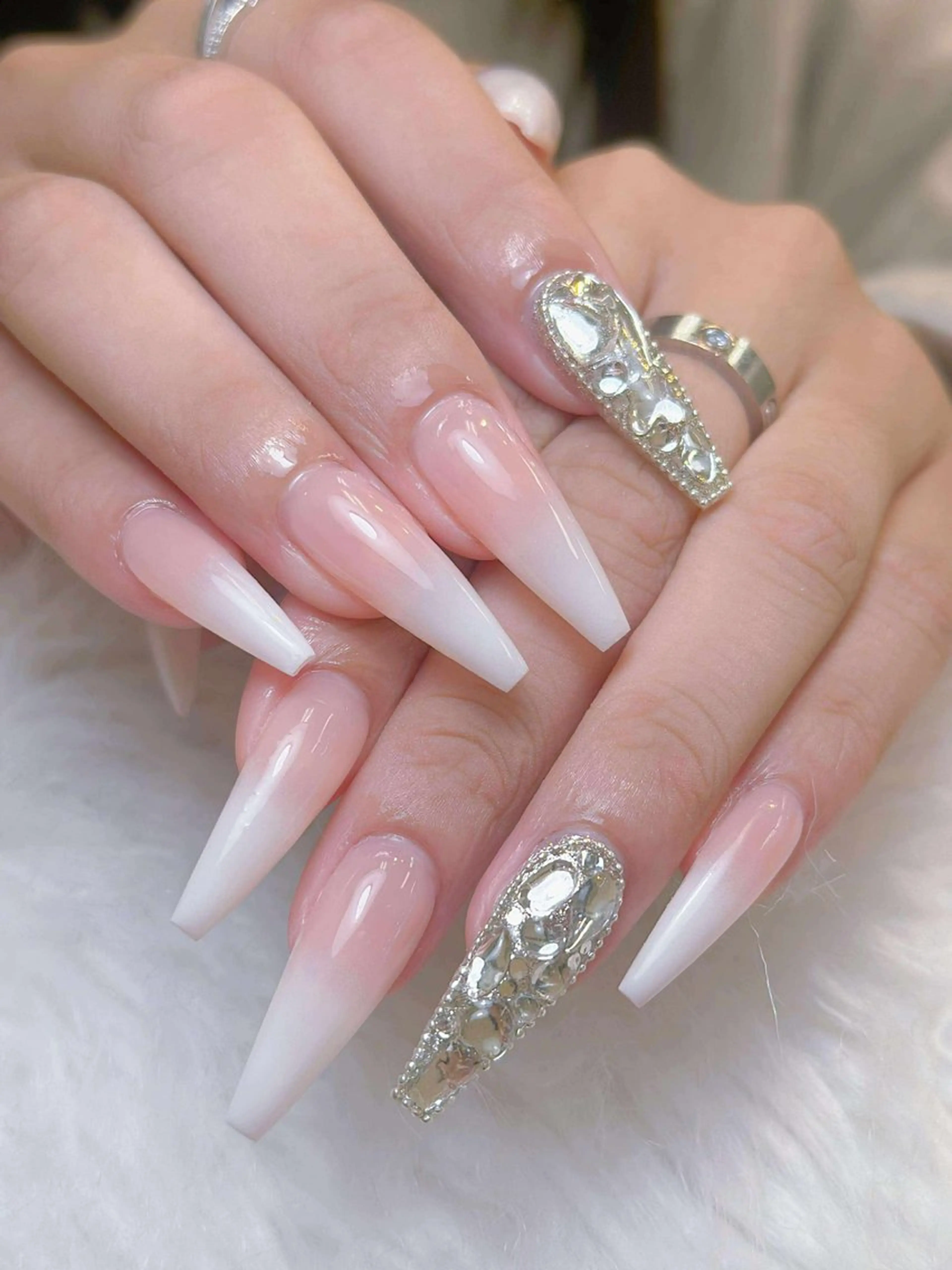 ネイル アートネイル 成人式 ジェルネイル ニュアンスネイル 夏ネイル ハンドネイル NIE MoMoのネイルデザイン