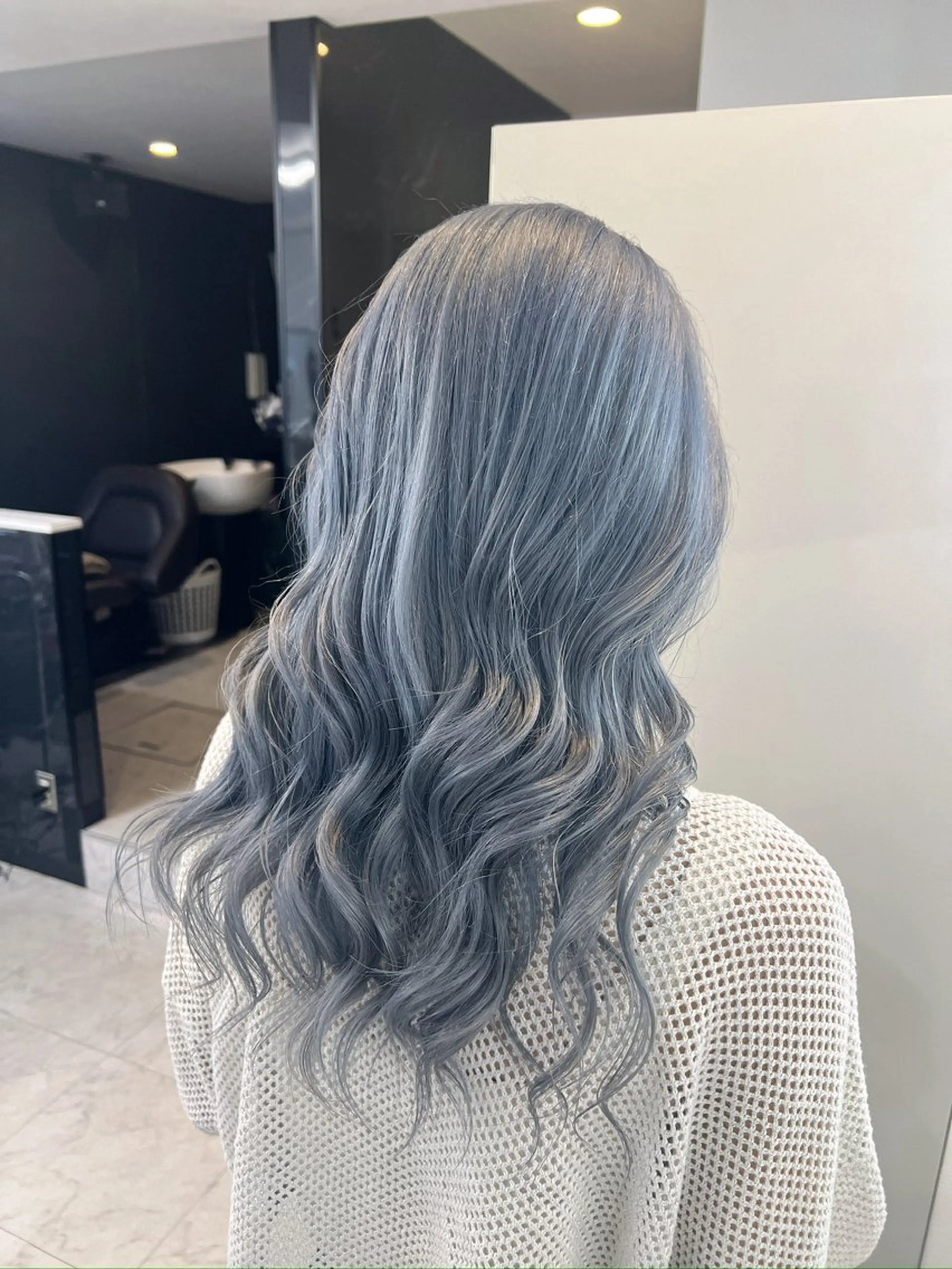 ロング カラー ヘアカラー トリートメント 🦋REISA🦋 エクステ×ハイトーンのヘアスタイル