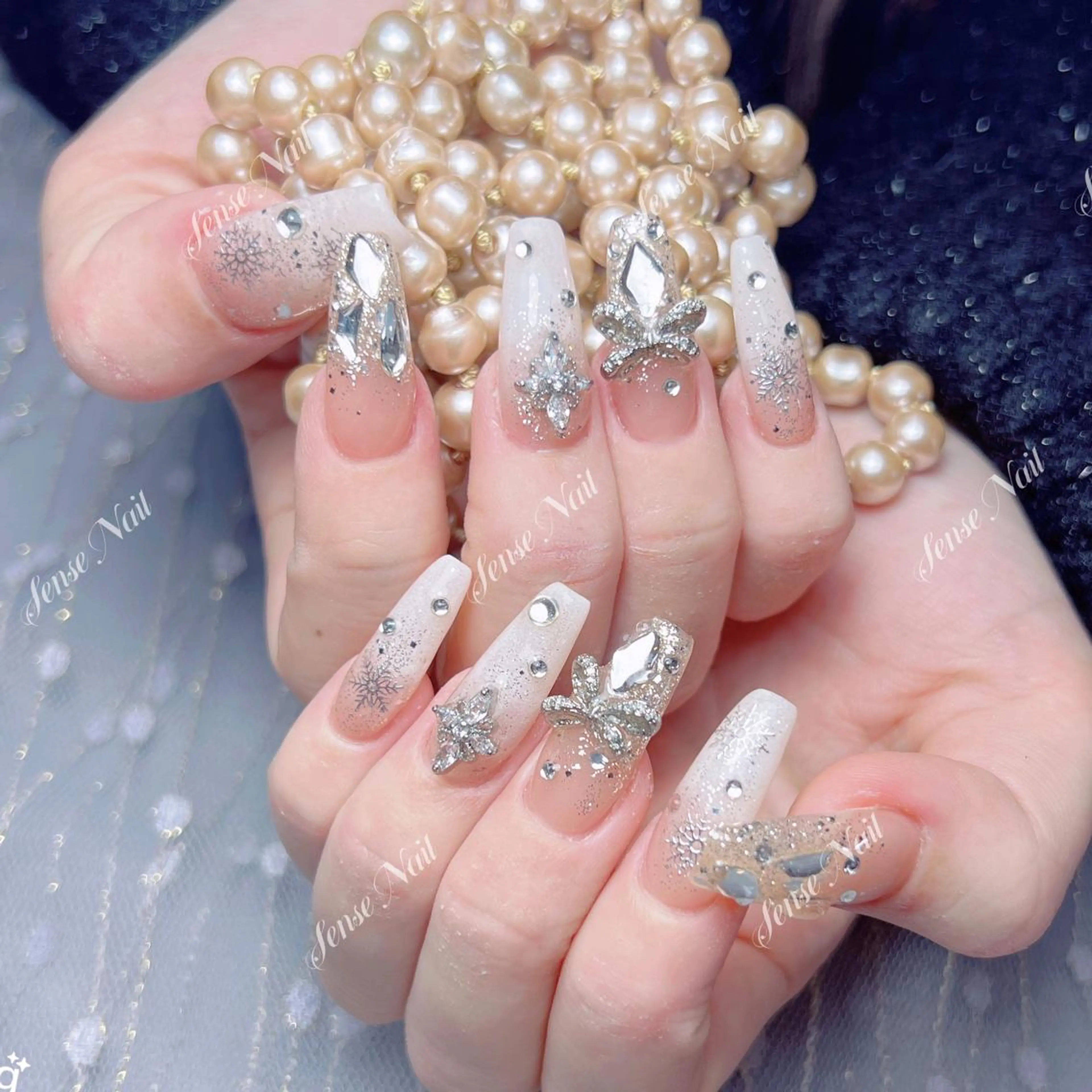 ネイル ハンドネイル ハンドケア Queening 🦋のネイルデザイン